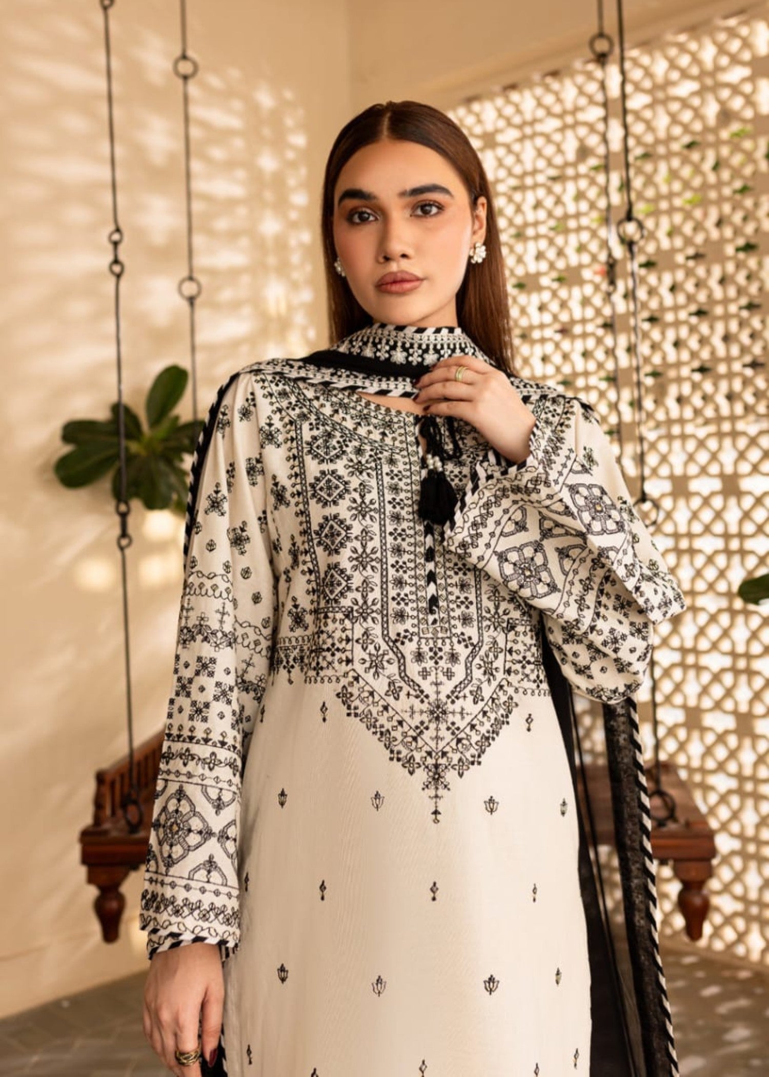 Shehroz Fashion ARFA LAWN EMBROIDERY SUIT Women 3pcs