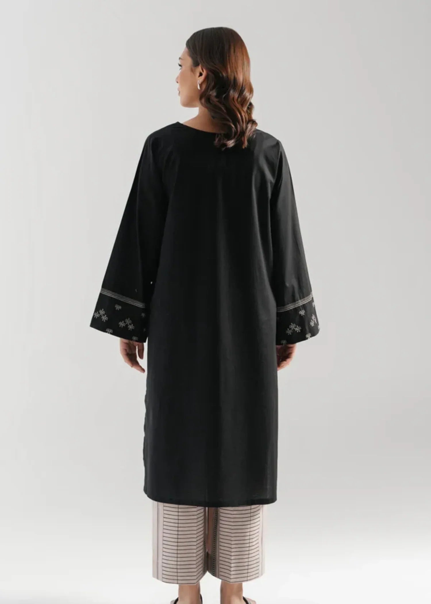 Zeen EMBROIDERED SUIT WAM25218 Women 2pcs