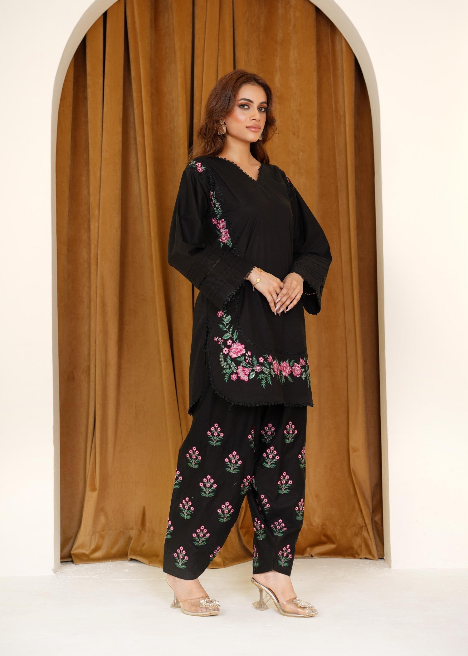 H&U Collection Black 6 Women 2pcs