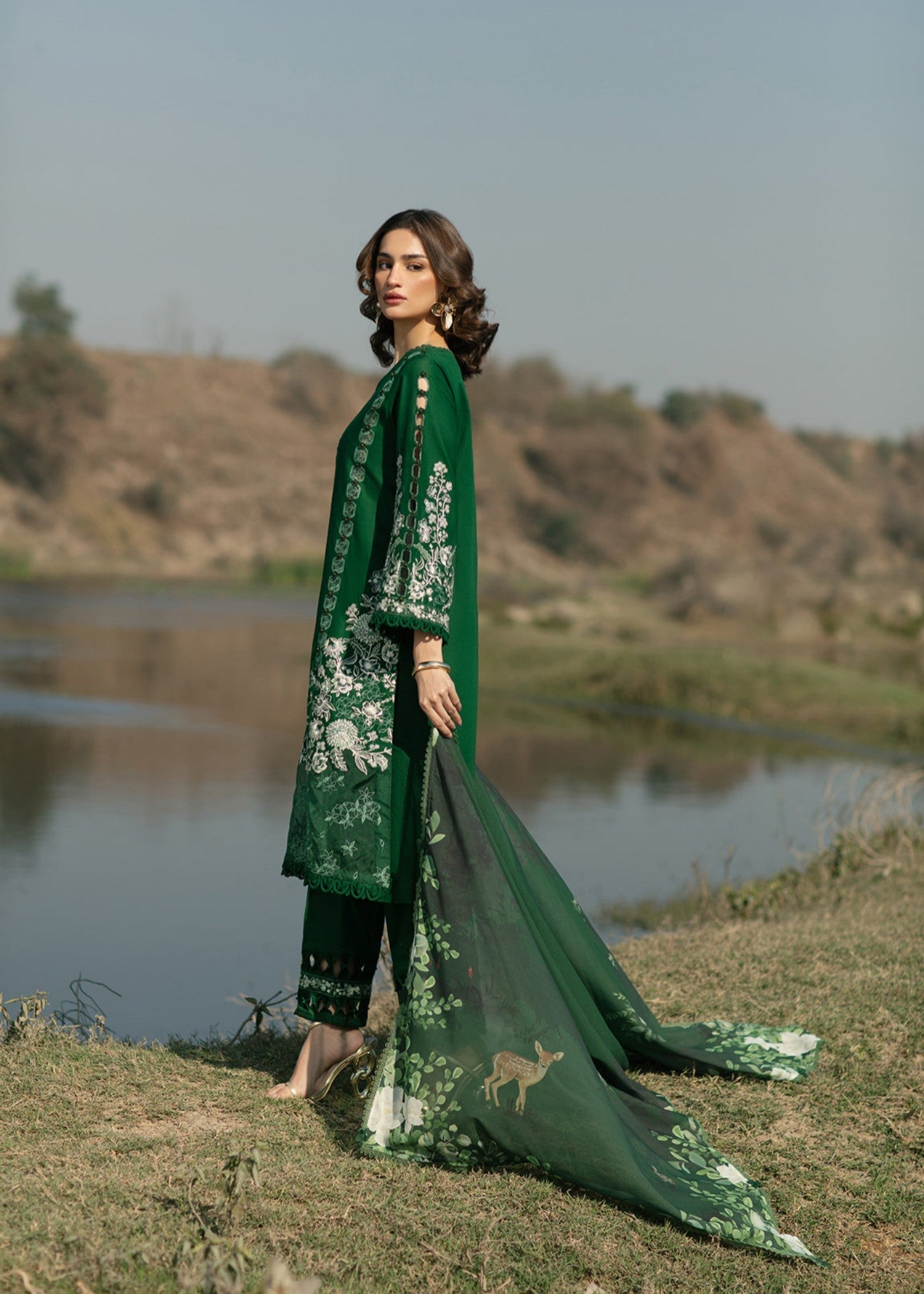 Musaif Nazrah () Women 3pcs