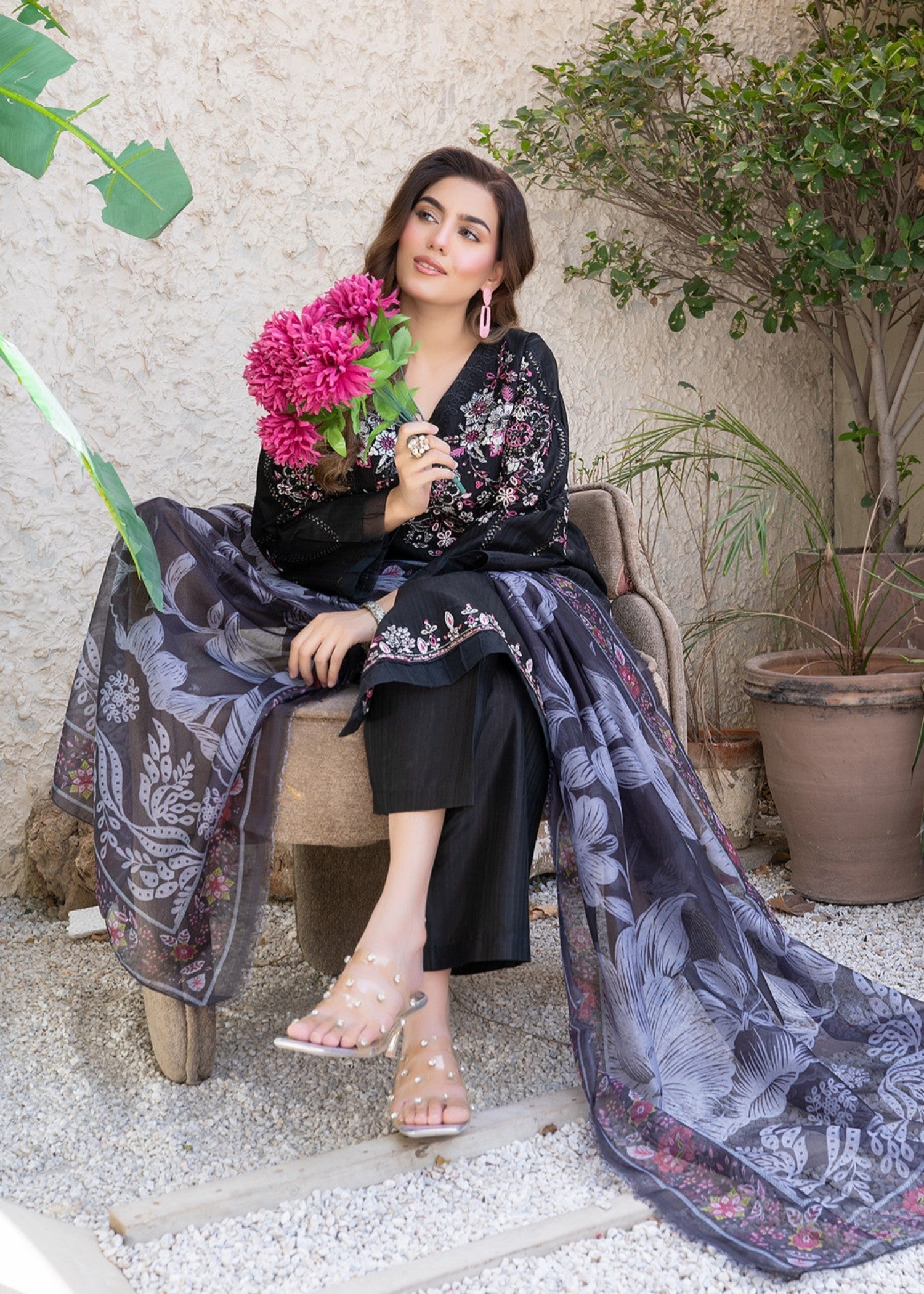 Araish SIYAH GUL STITCHED SUIT Women 3pcs