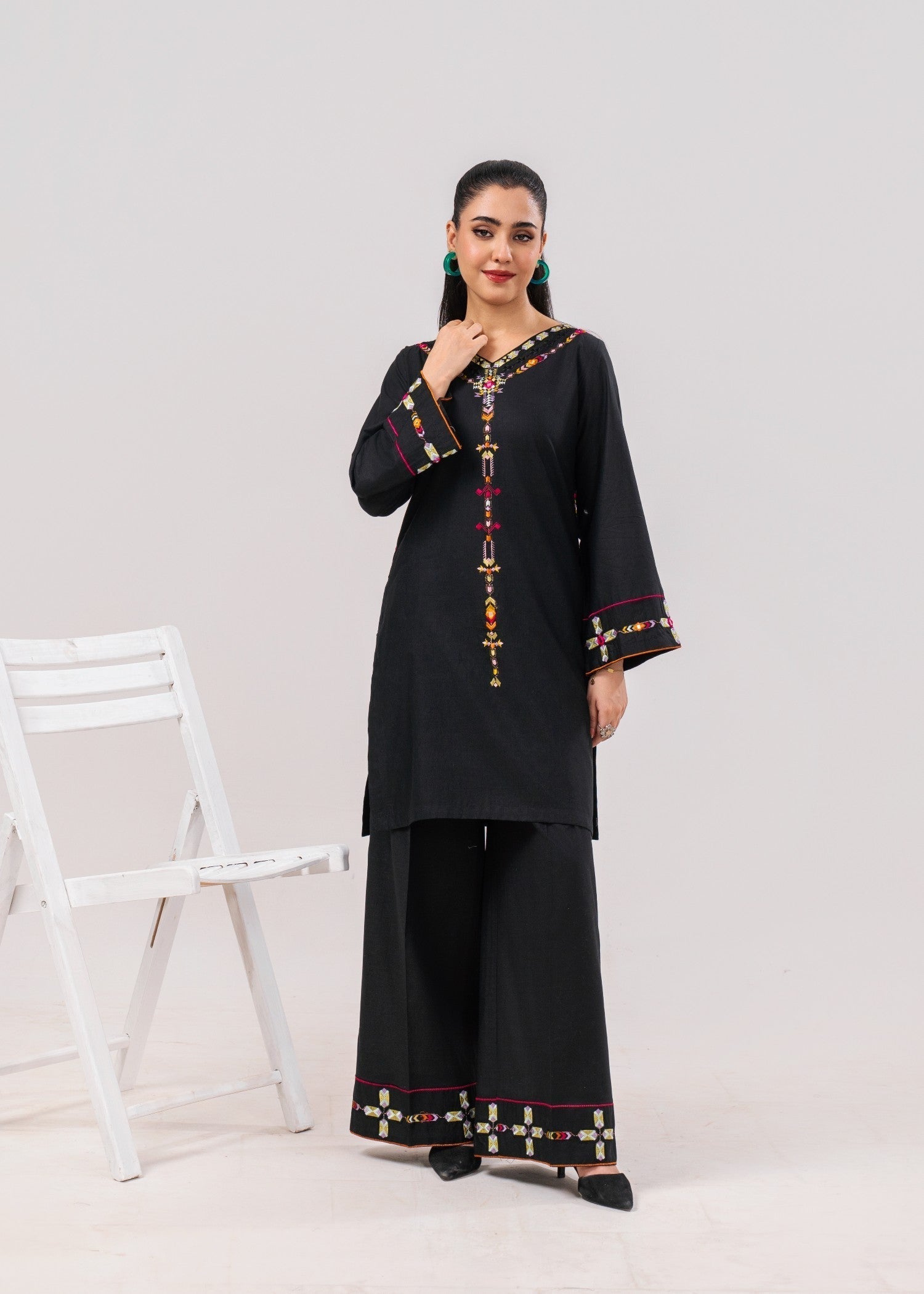 Hoorwani Qareena Black Women 2pcs