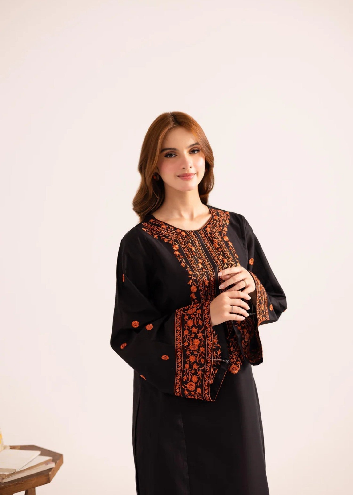 Zeenat & Zoha Noir Leaf Women 2pcs