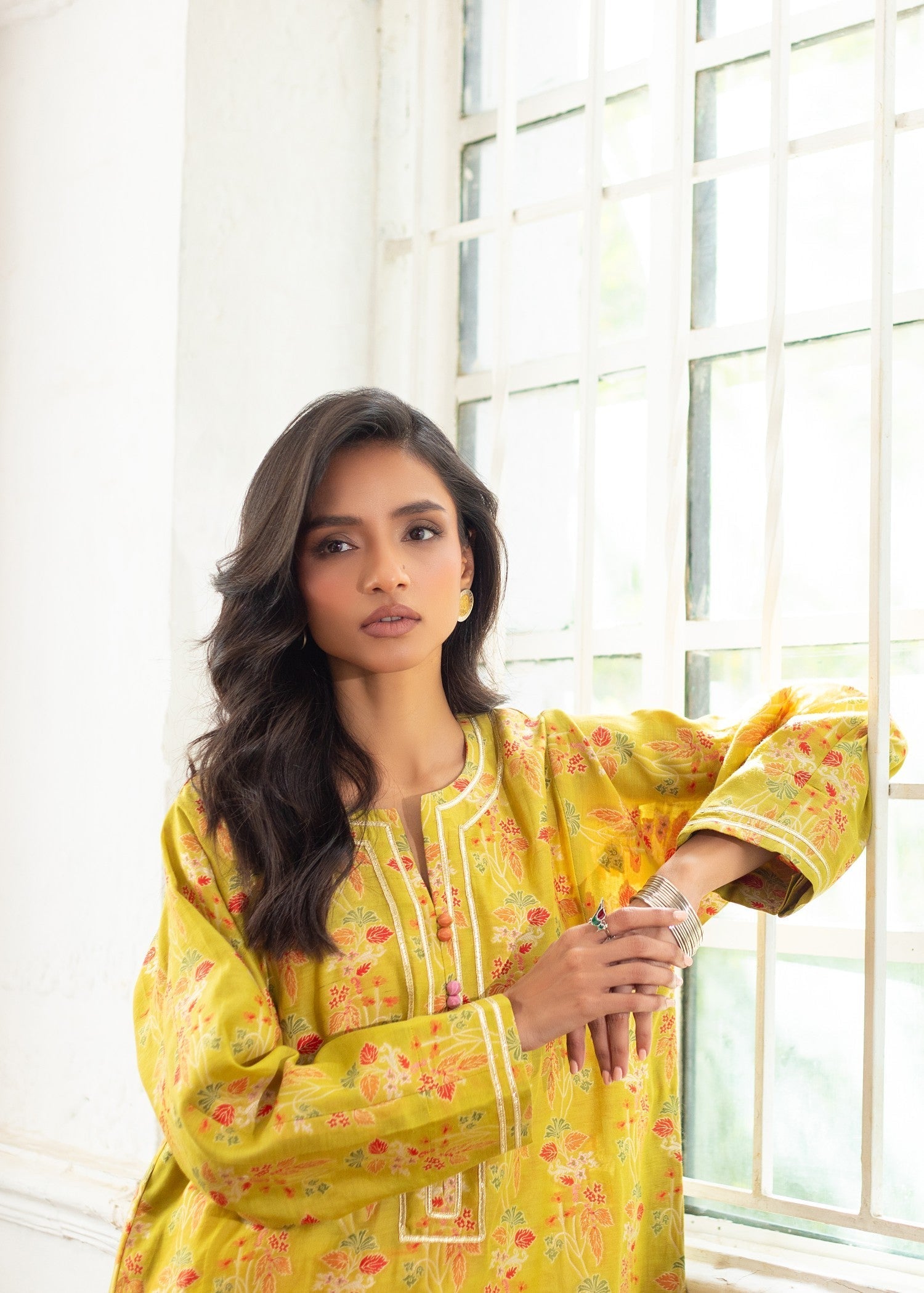 Azulie Green Woven Kurta by Women 1pcs