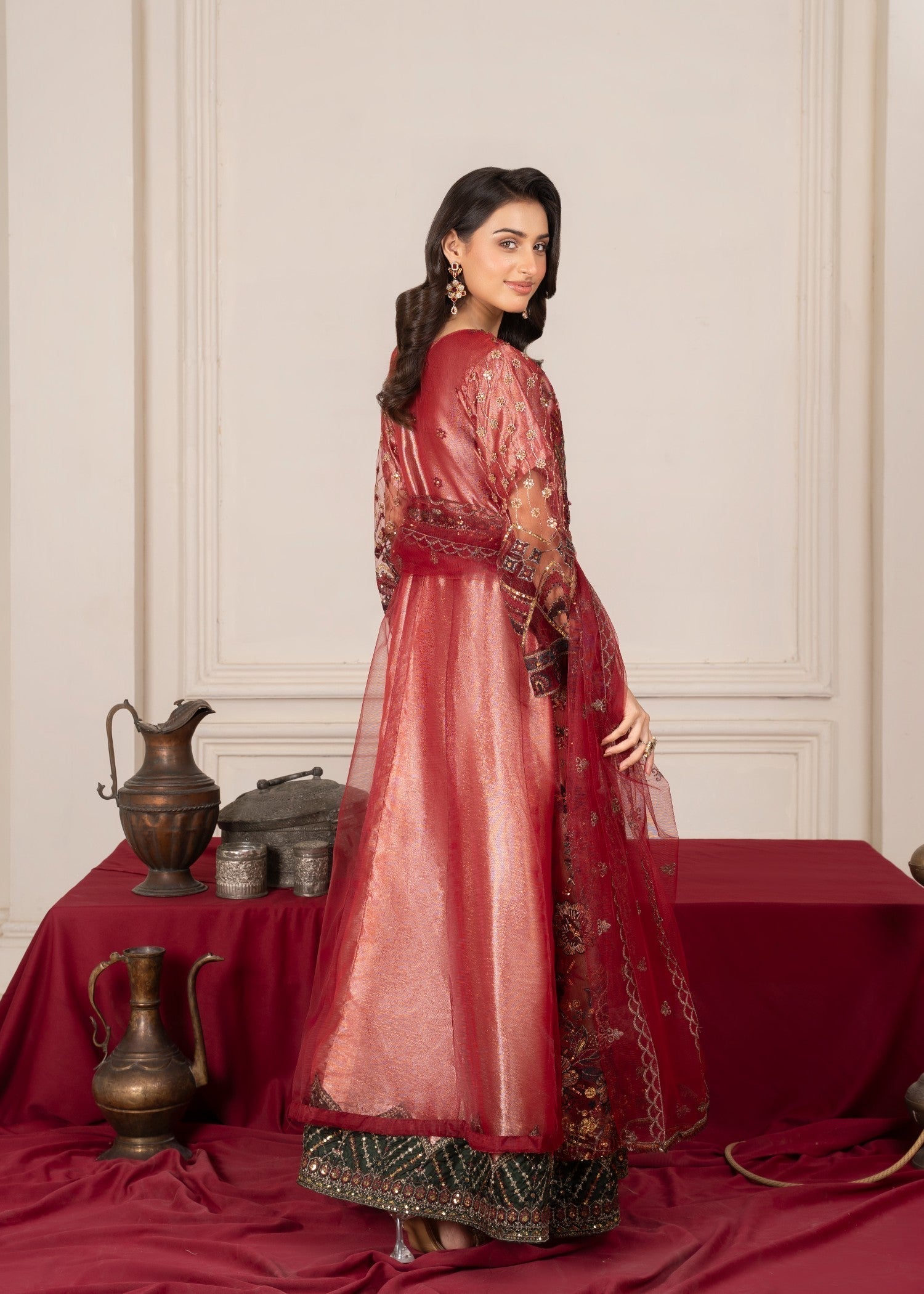 Avira Pret Surkhaab Women 3pcs