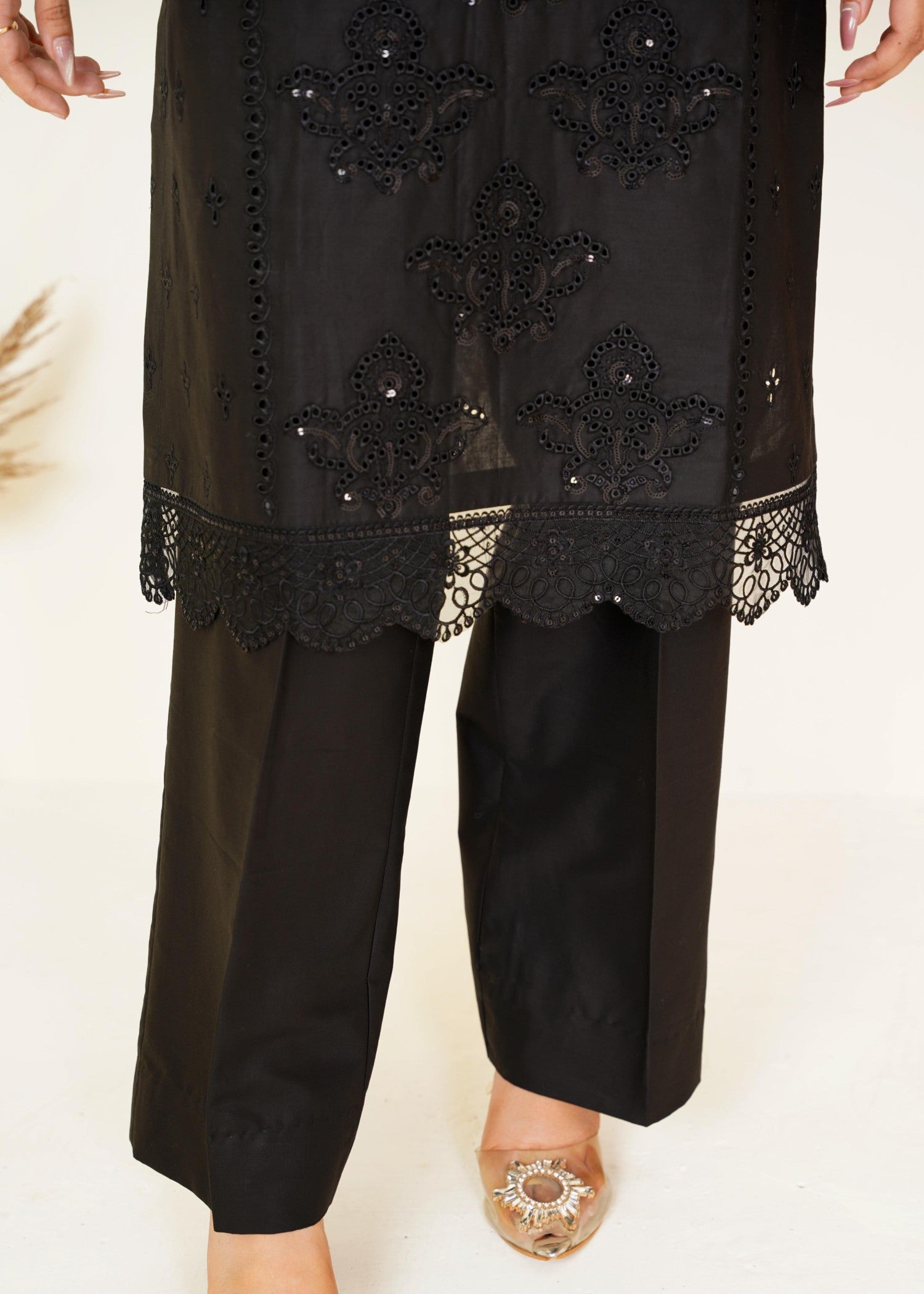 H&U Collection Balck 4 Women 2pcs