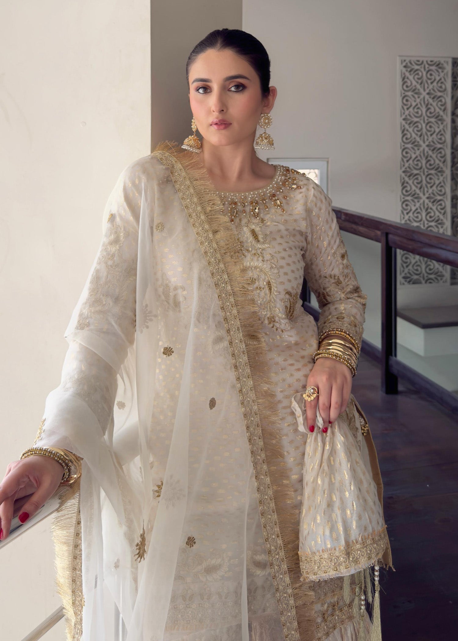 Sara Jahan White Crown Women 4pcs