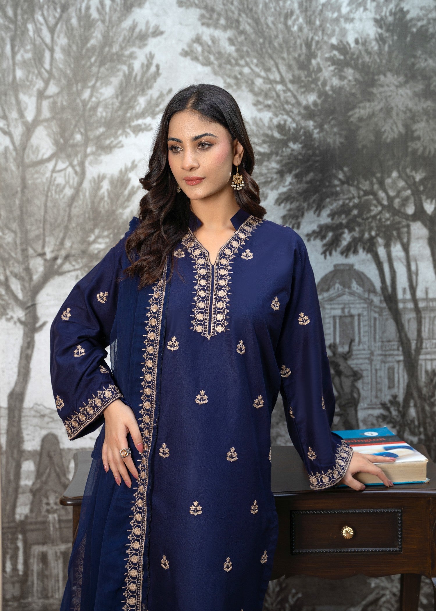 Fabric Garden Crowned Blue EMB Women 3pcs