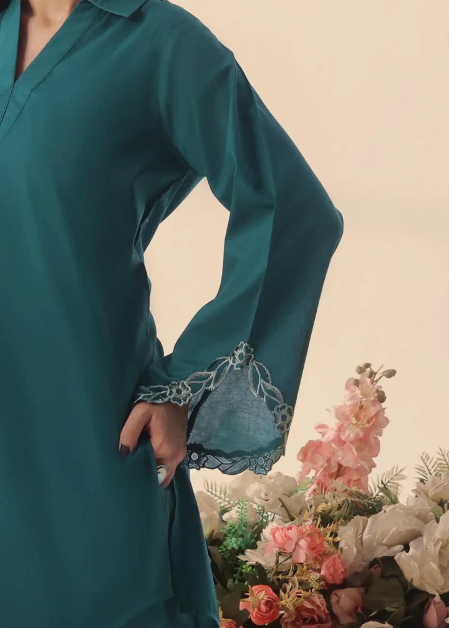 Luxeurs Mary Embroidered Lawn Dress Women 2pcs