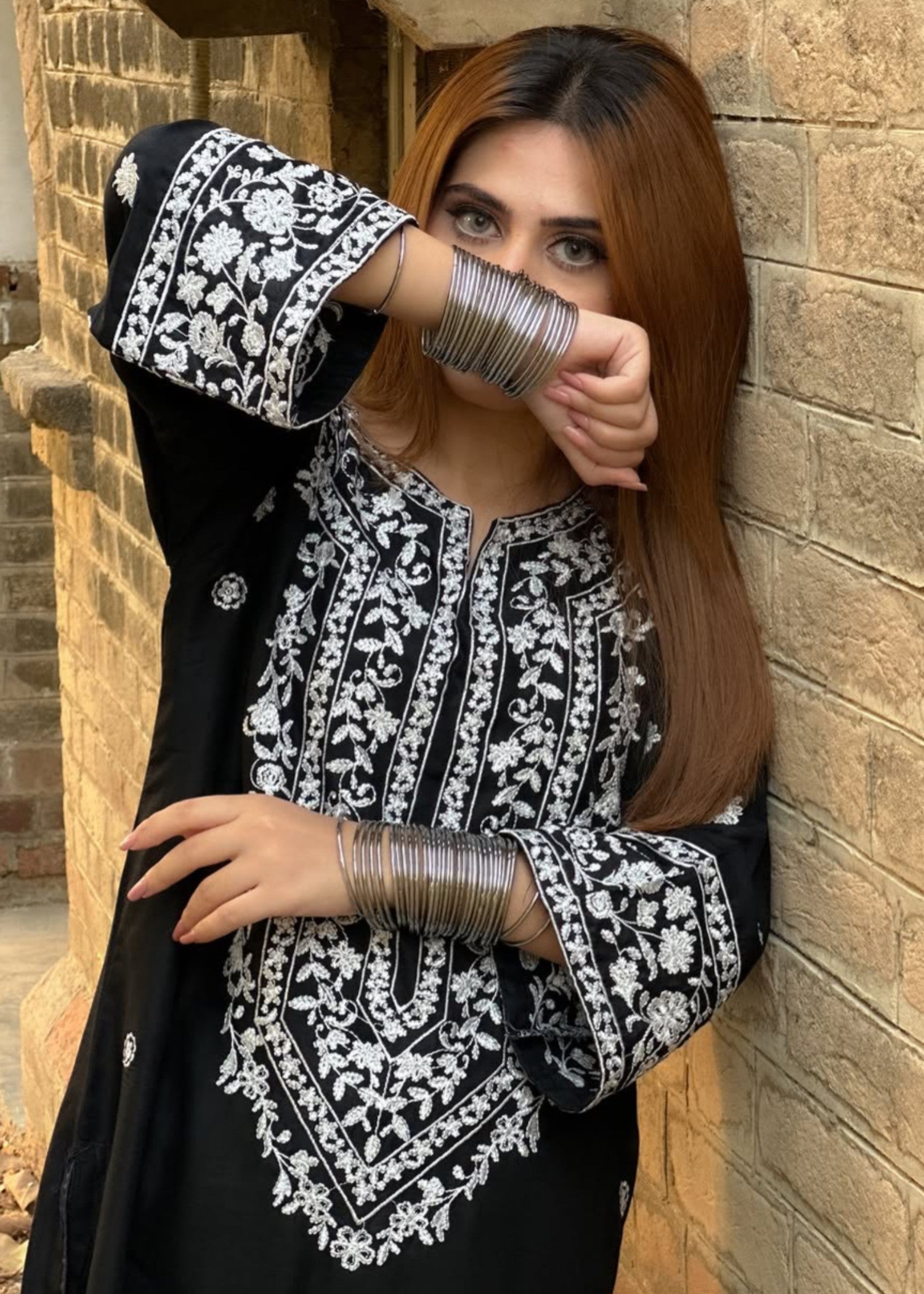 Kala Jora Zarnish Women 2pcs