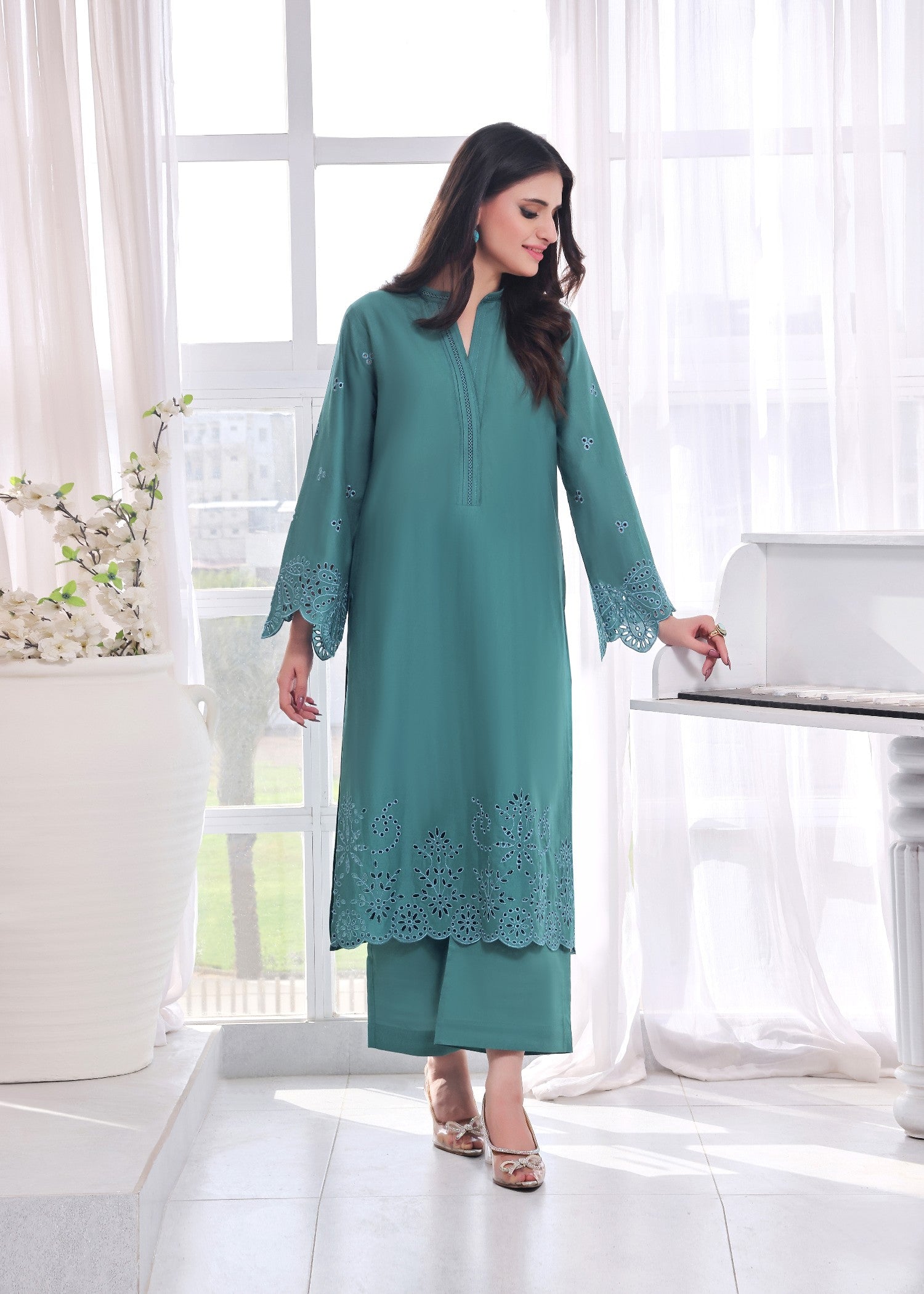 Luxeurs Zephyr Embroidered Lawn Dress Women 2pcs