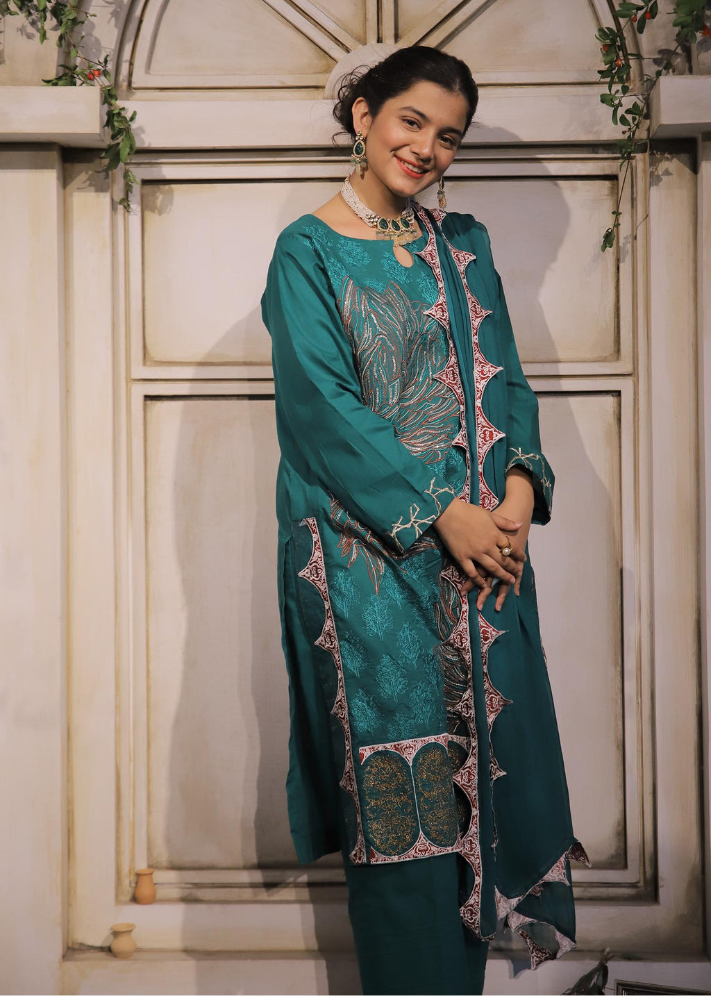 Mahnoor Bhatti Areeba Women 3pcs