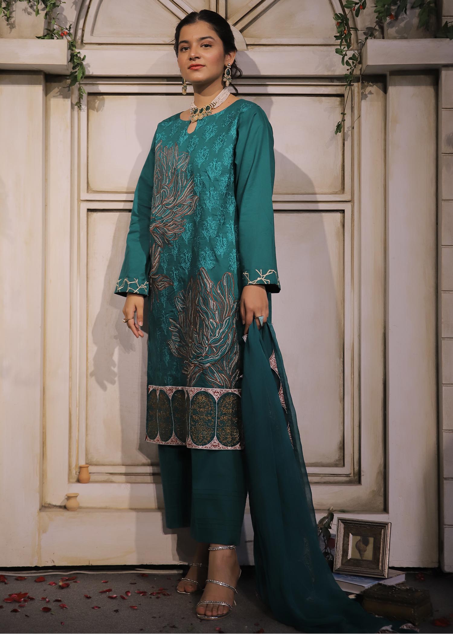 Mahnoor Bhatti Areeba Women 3pcs