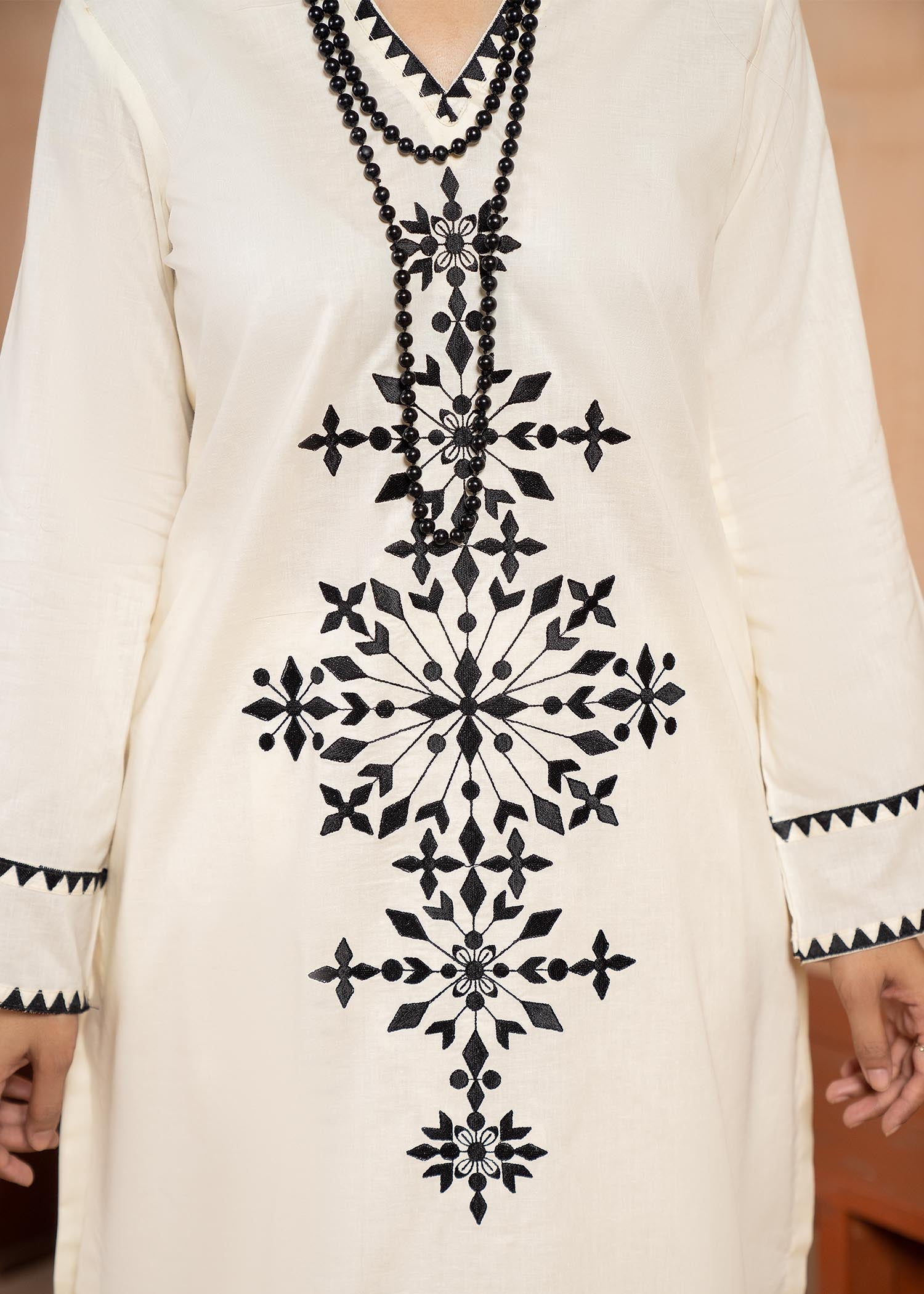 Fajr Khan Haute Couture Vanilla Women 2pcs