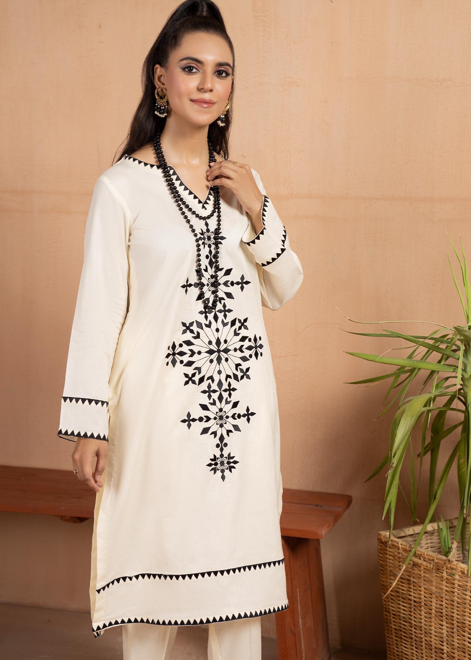 Fajr Khan Haute Couture Vanilla Women 2pcs