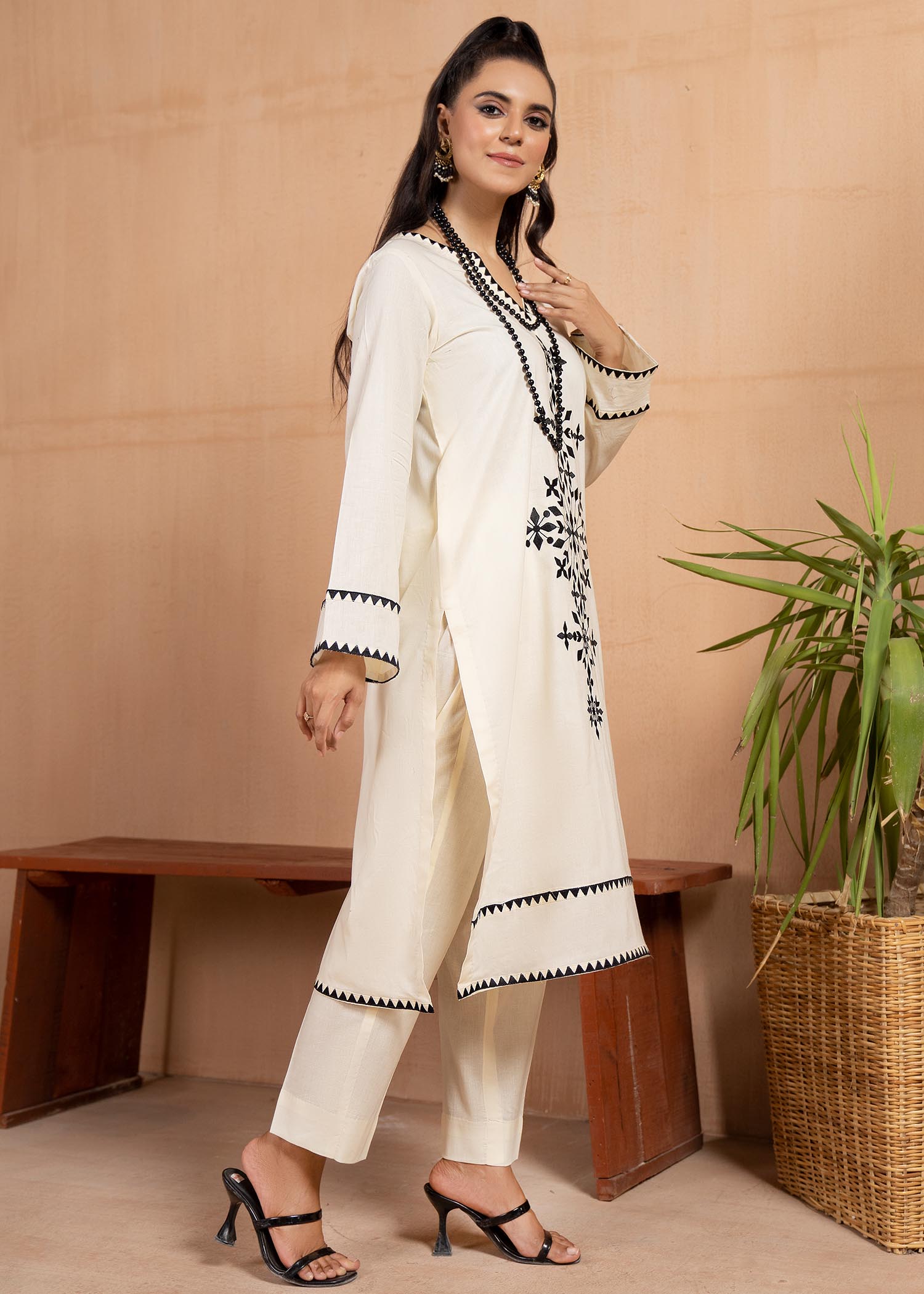 Fajr Khan Haute Couture Vanilla Women 2pcs