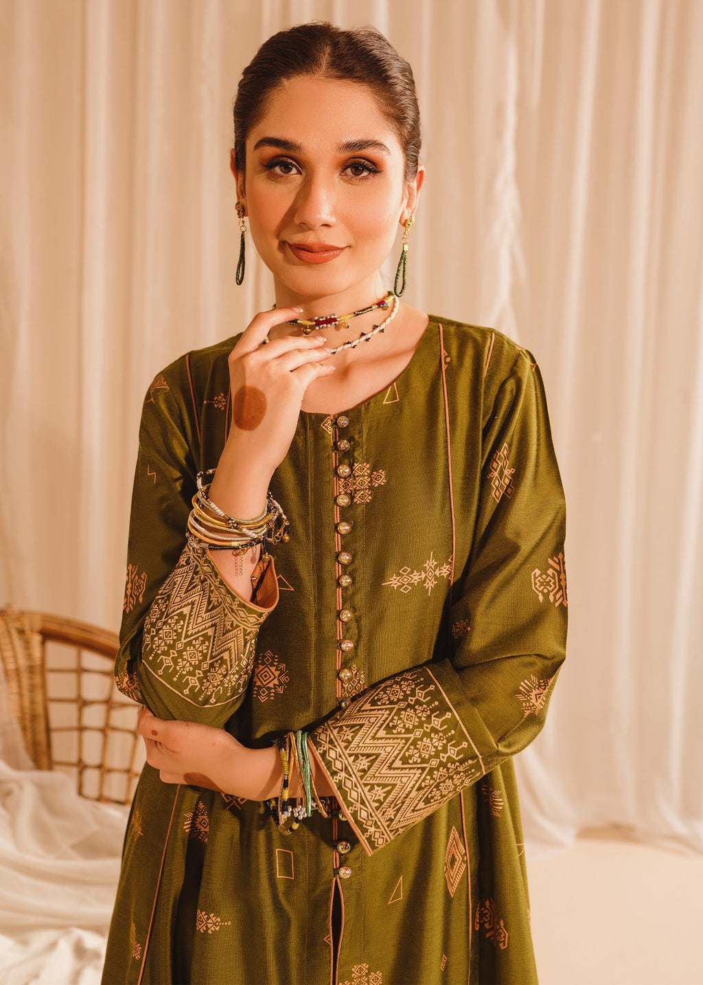 Garnet Clothing Roshina Women