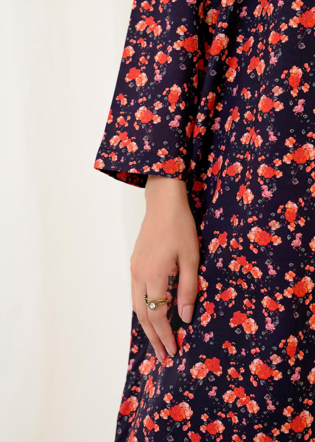 Buzzazi Black Cambric Printed Suit Women 2pcs