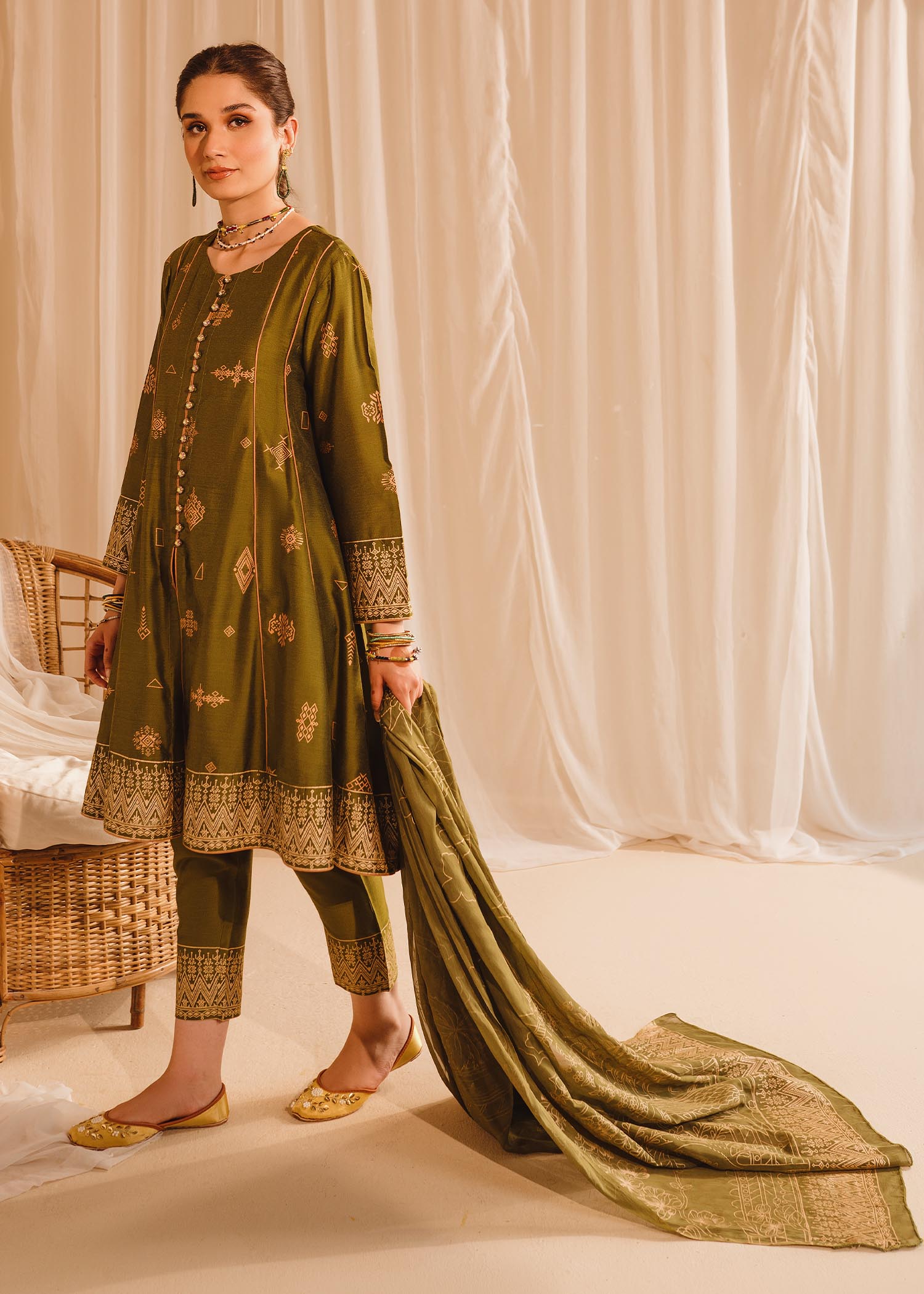 Garnet Clothing Roshina Women