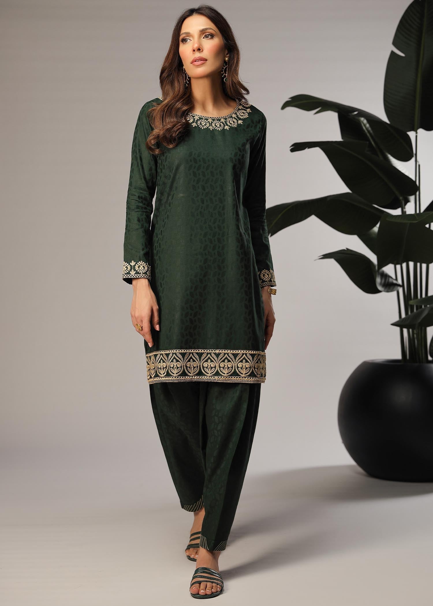 Merakish Diva Jacquard Embroidered Stitched Women 2pcs