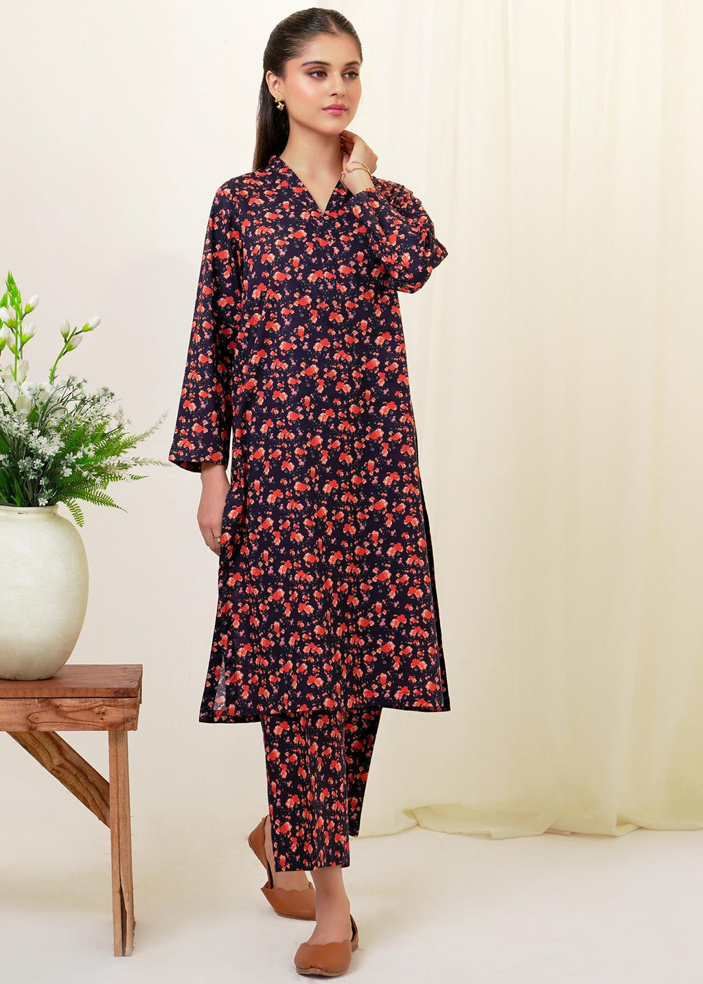 Buzzazi Black Cambric Printed Suit Women 2pcs