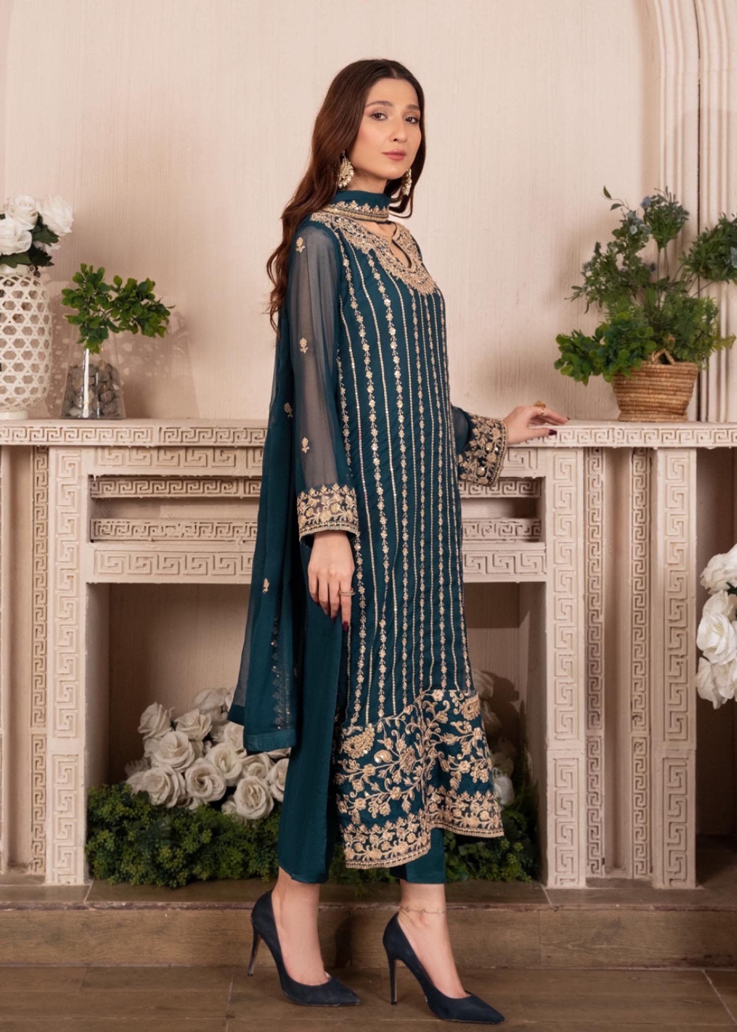 Agha Jaan Vanya Women 3pcs