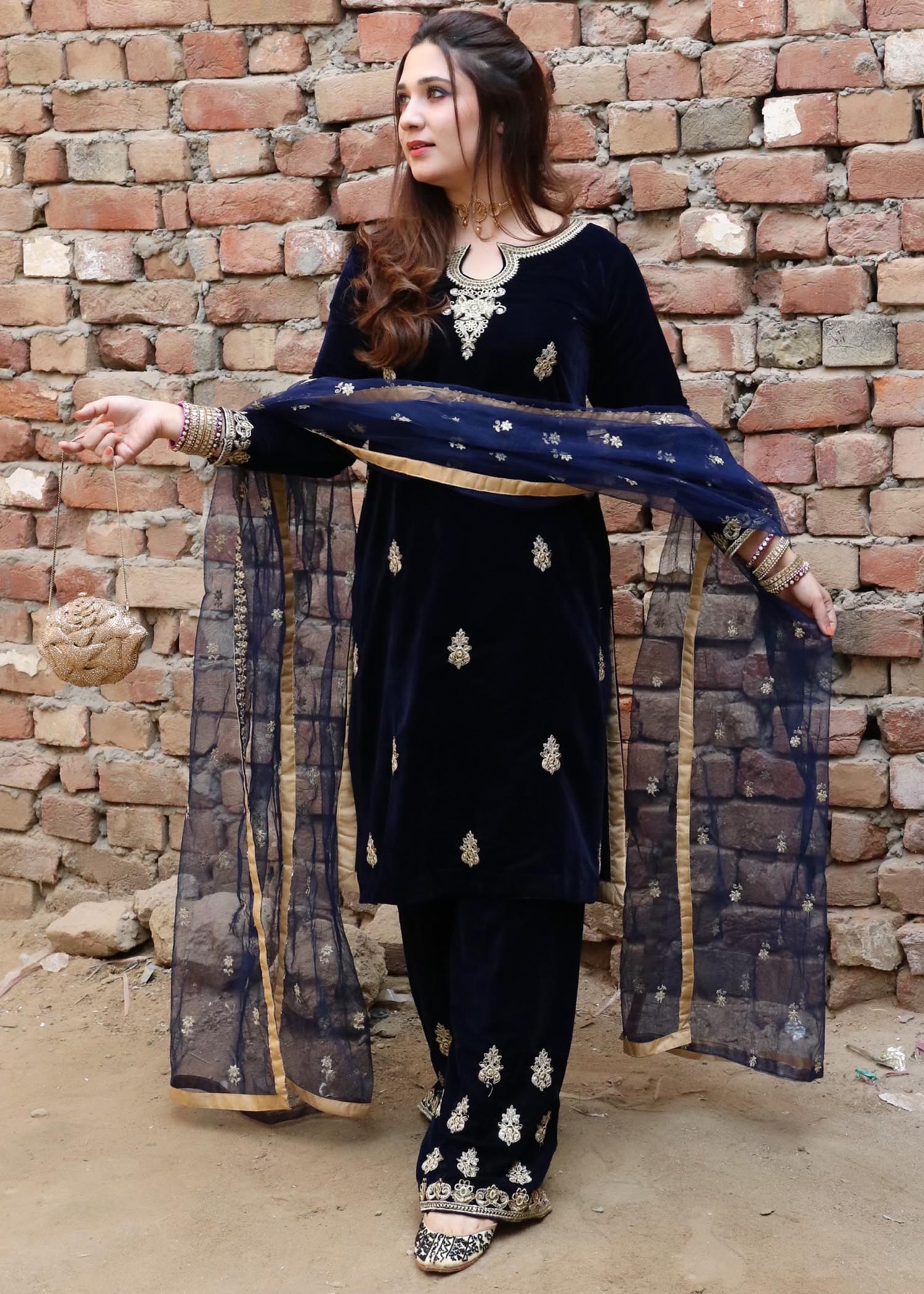 Mannat Hoor Women 2pcs