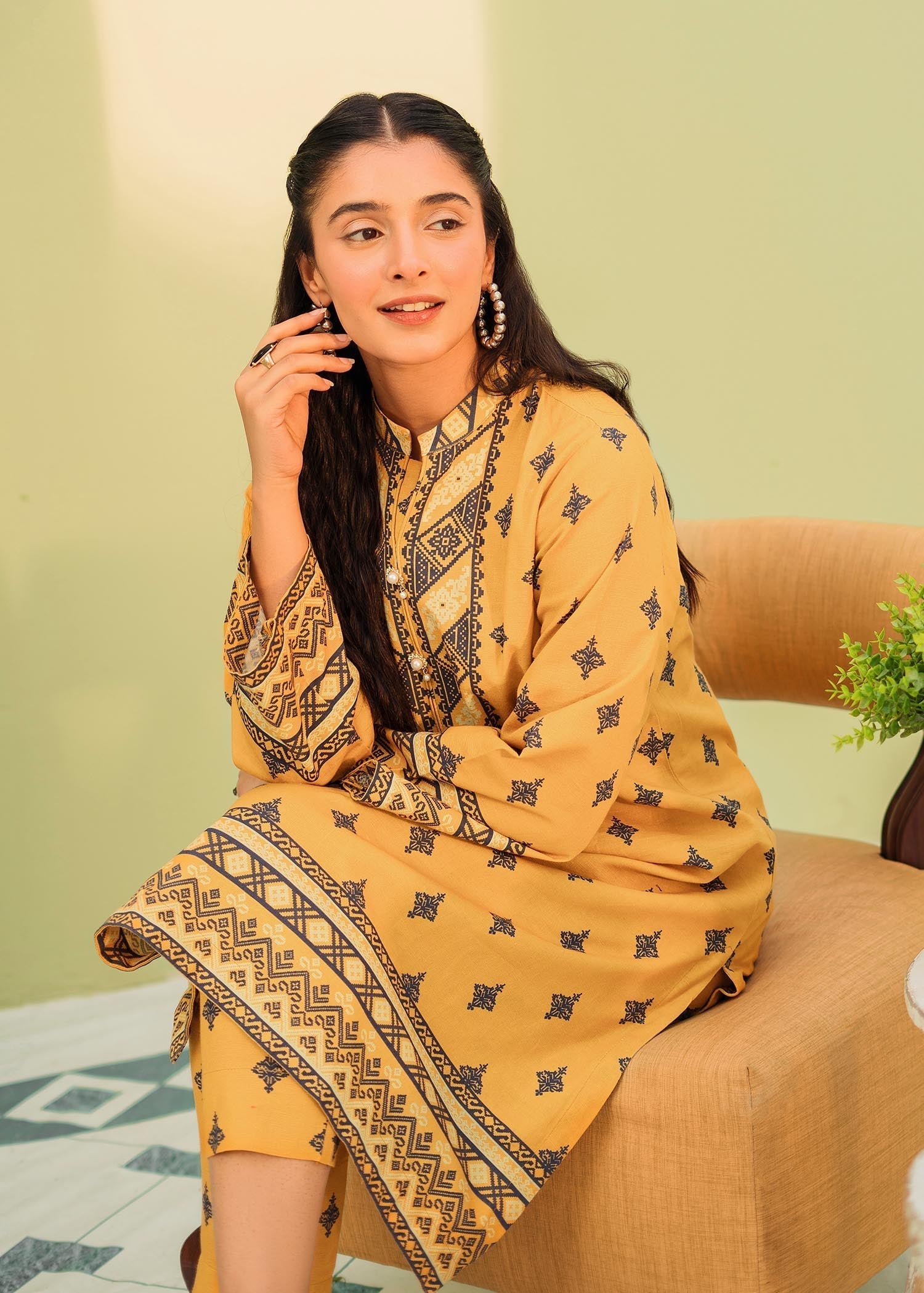 Garnet Clothing Yannah Women 2pcs