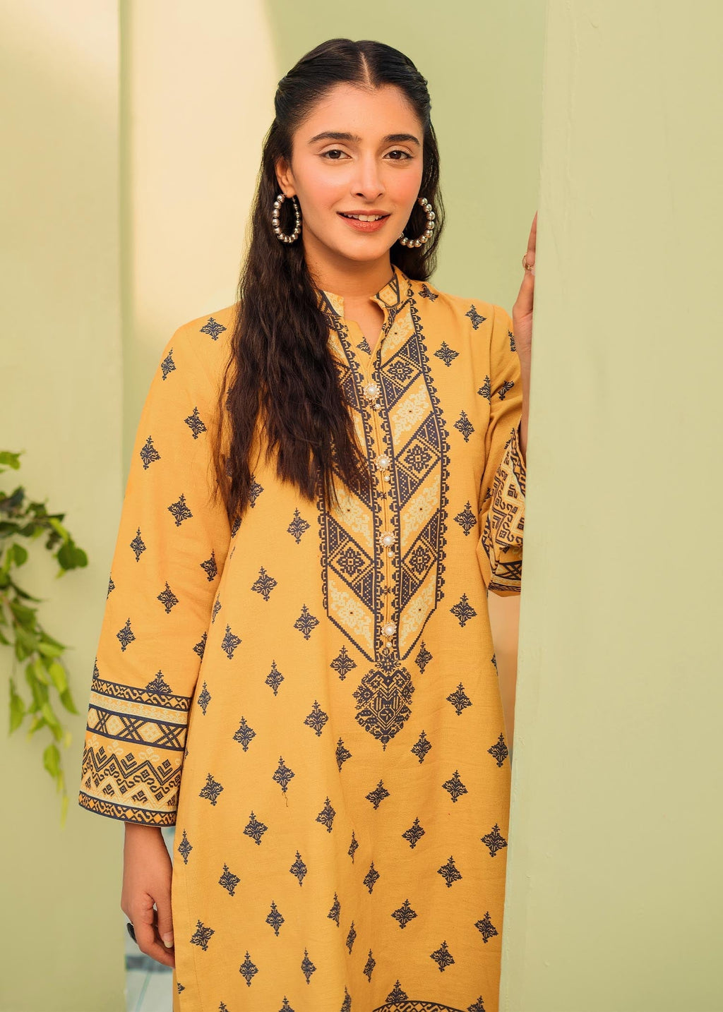 Garnet Clothing Yannah Women 2pcs