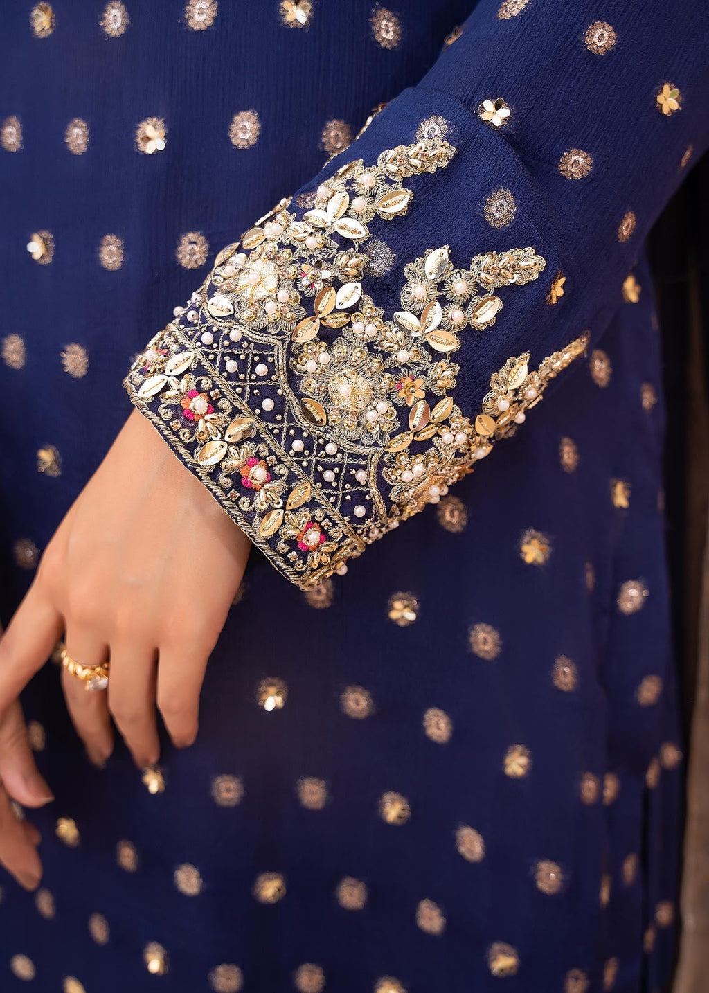 Lyon Official Page Muntaha Women 3pcs