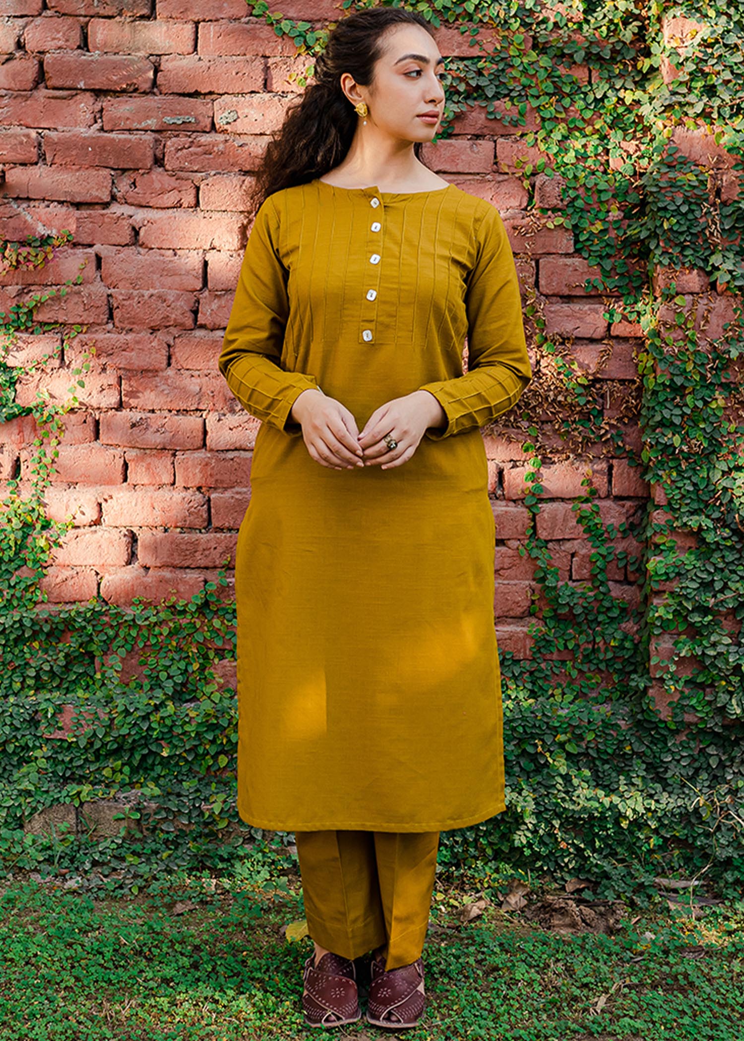 Mannat Noori Women 1pcs