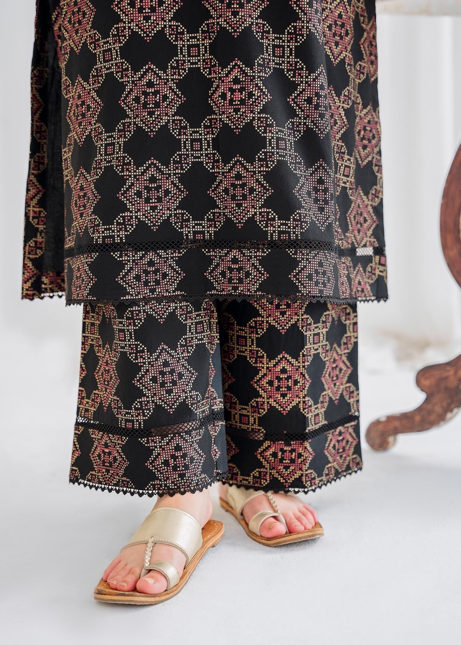 Garnet Clothing Arooshi Women 2pcs