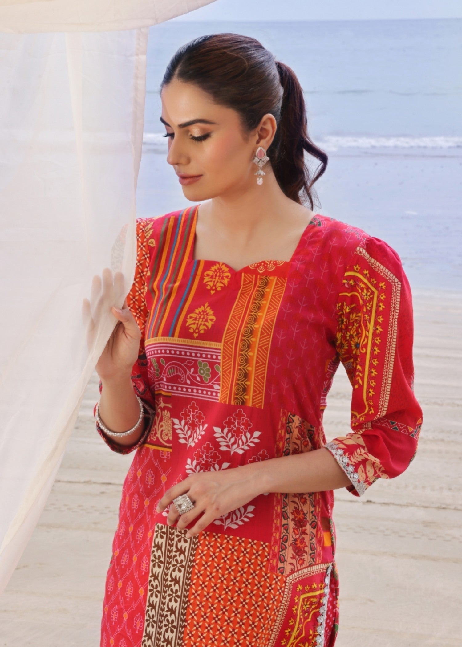 Feathers VERMILION Women 2pcs