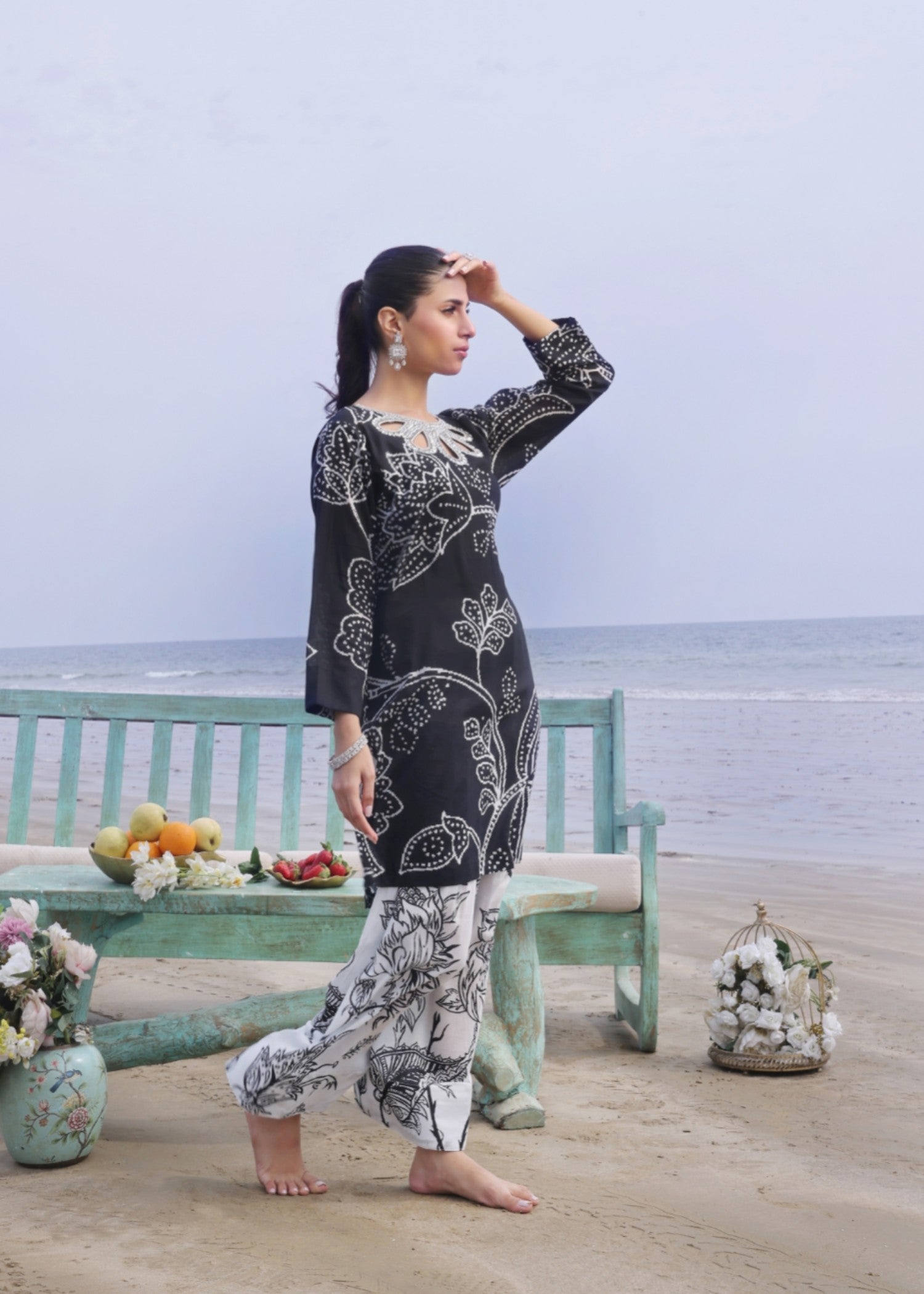 Feathers INKOR Women 2pcs