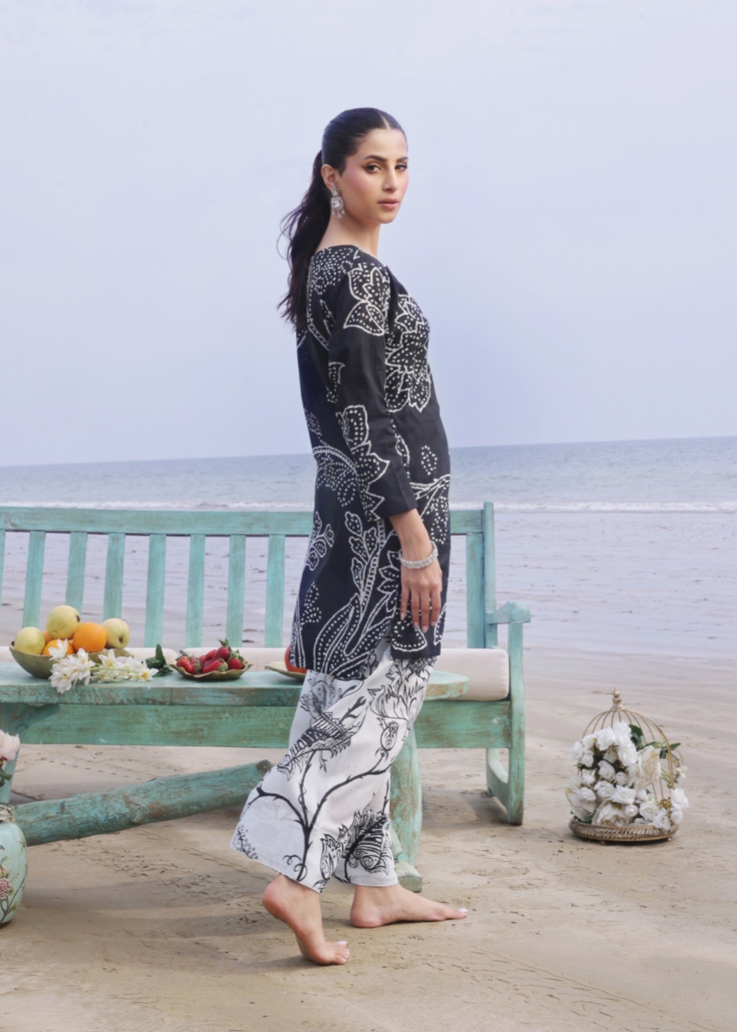 Feathers INKOR Women 2pcs
