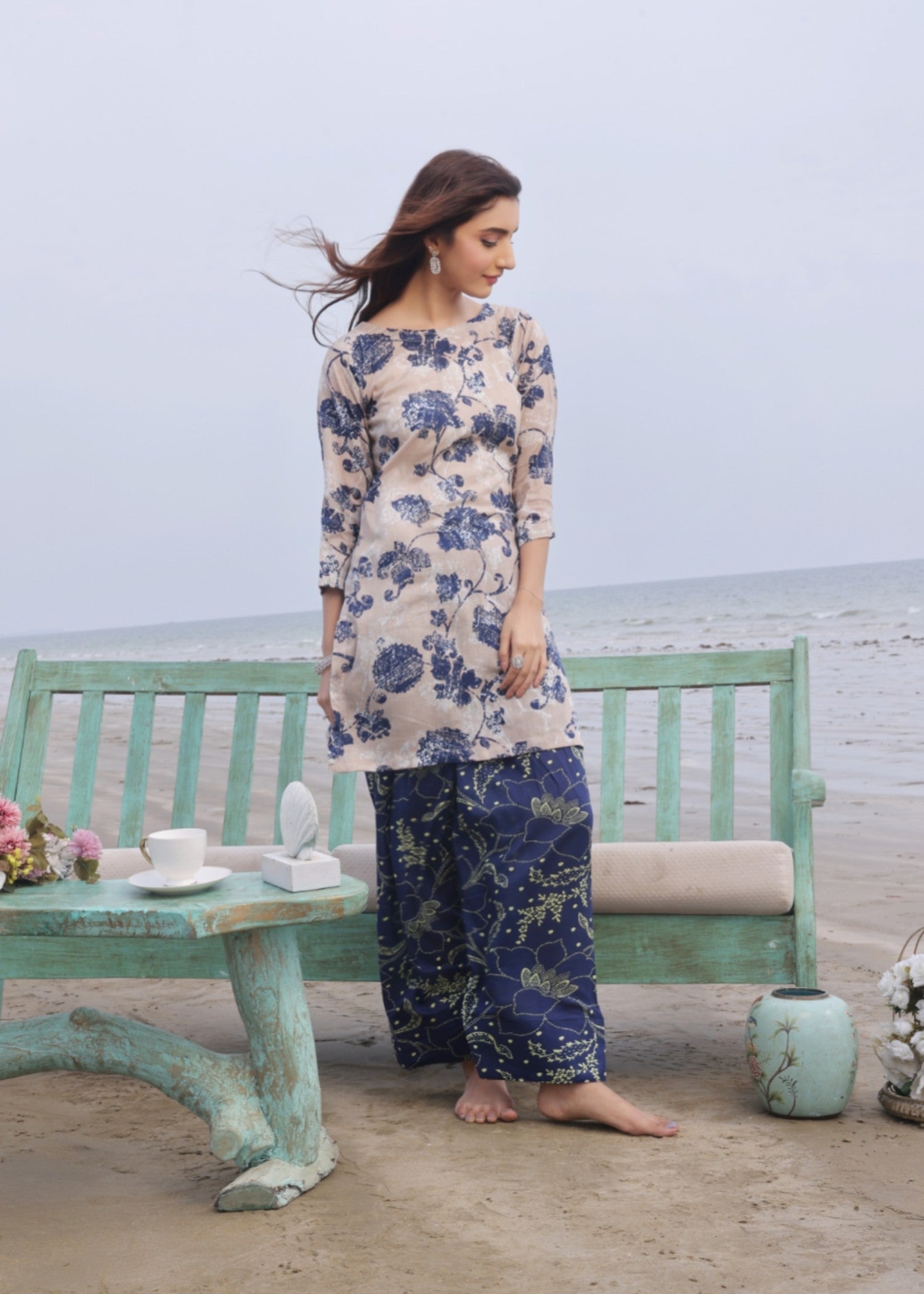 Feathers AQUIN Women 2pcs