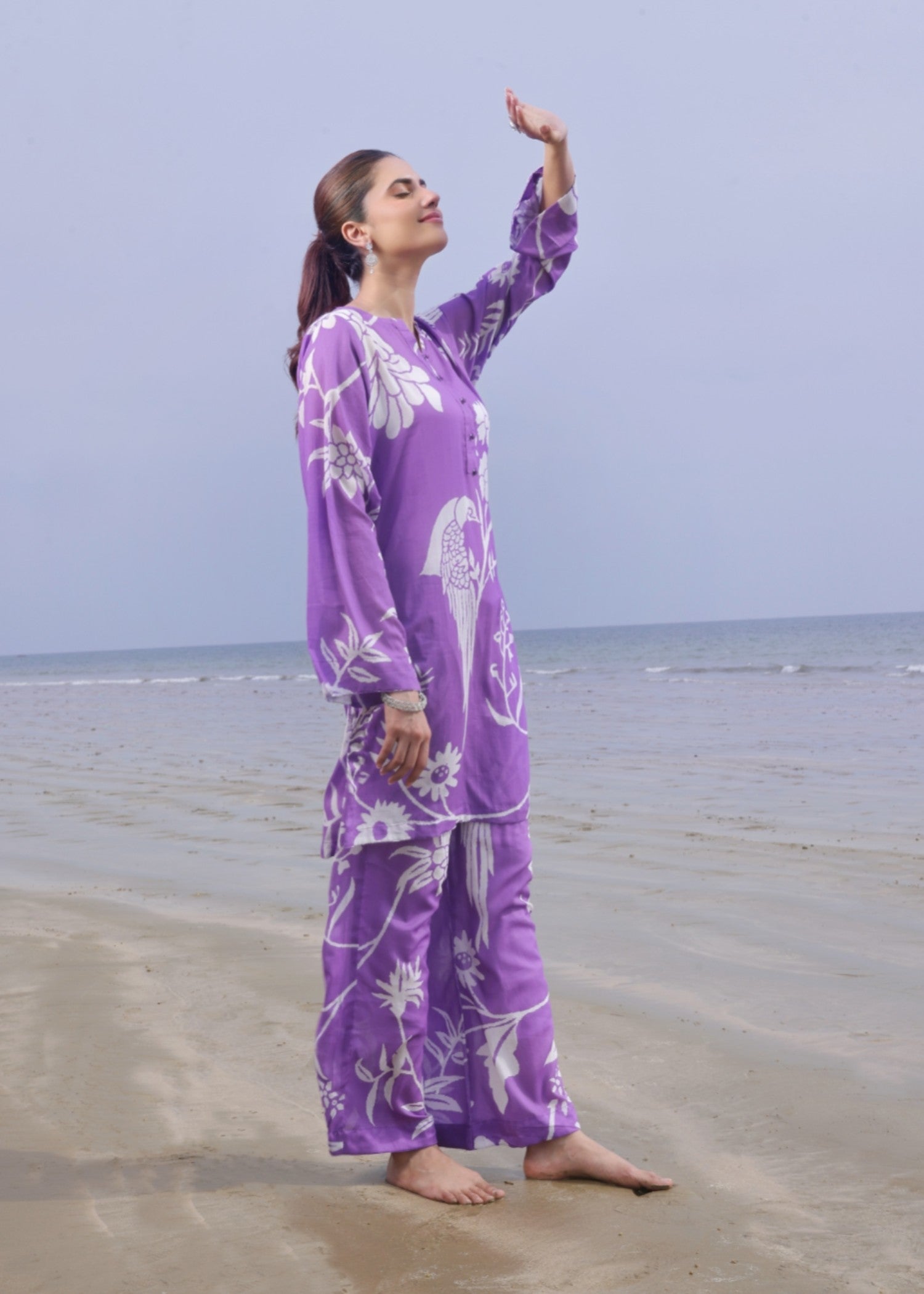 Feathers MYSTEN Women 2pcs