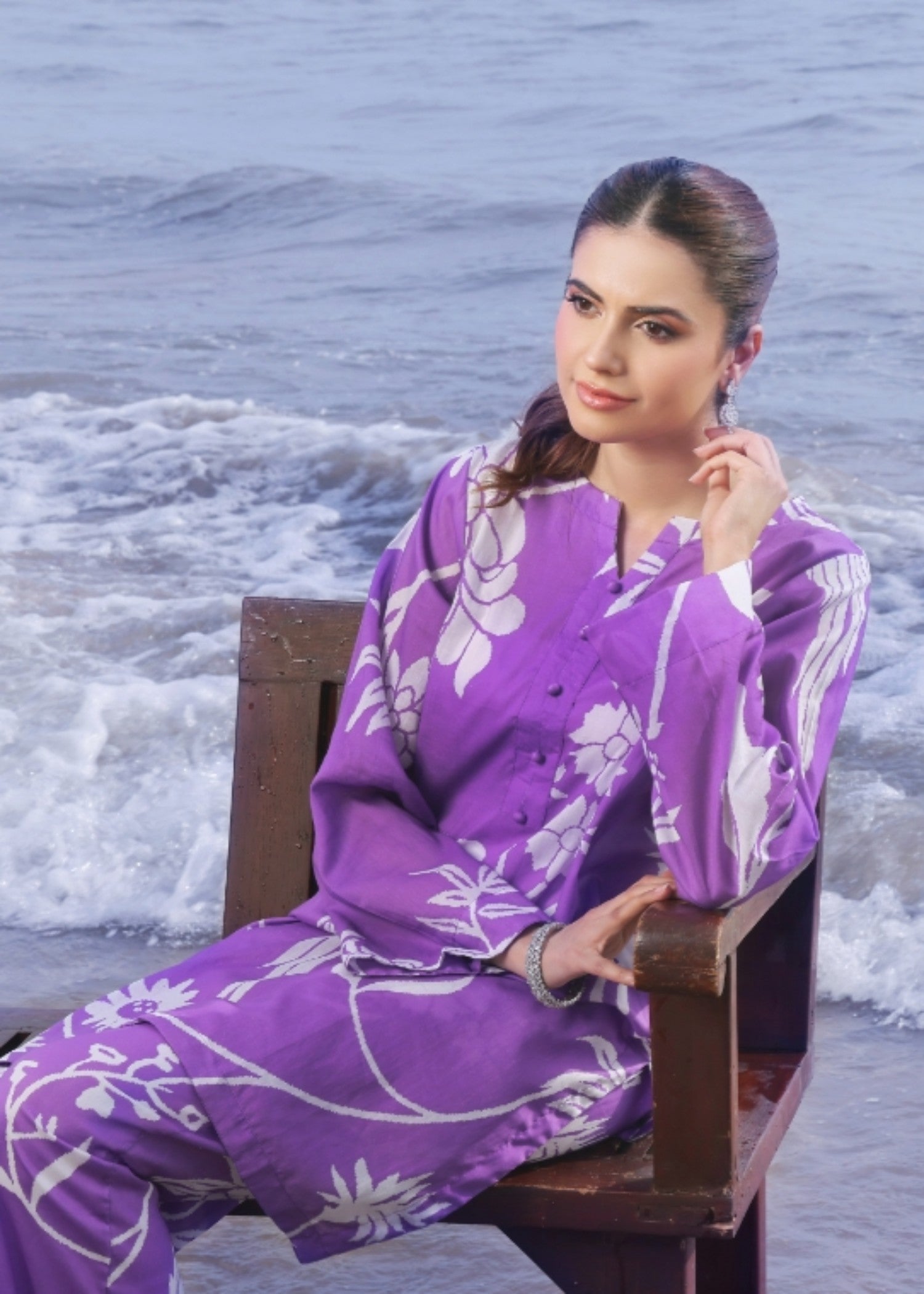 Feathers MYSTEN Women 2pcs