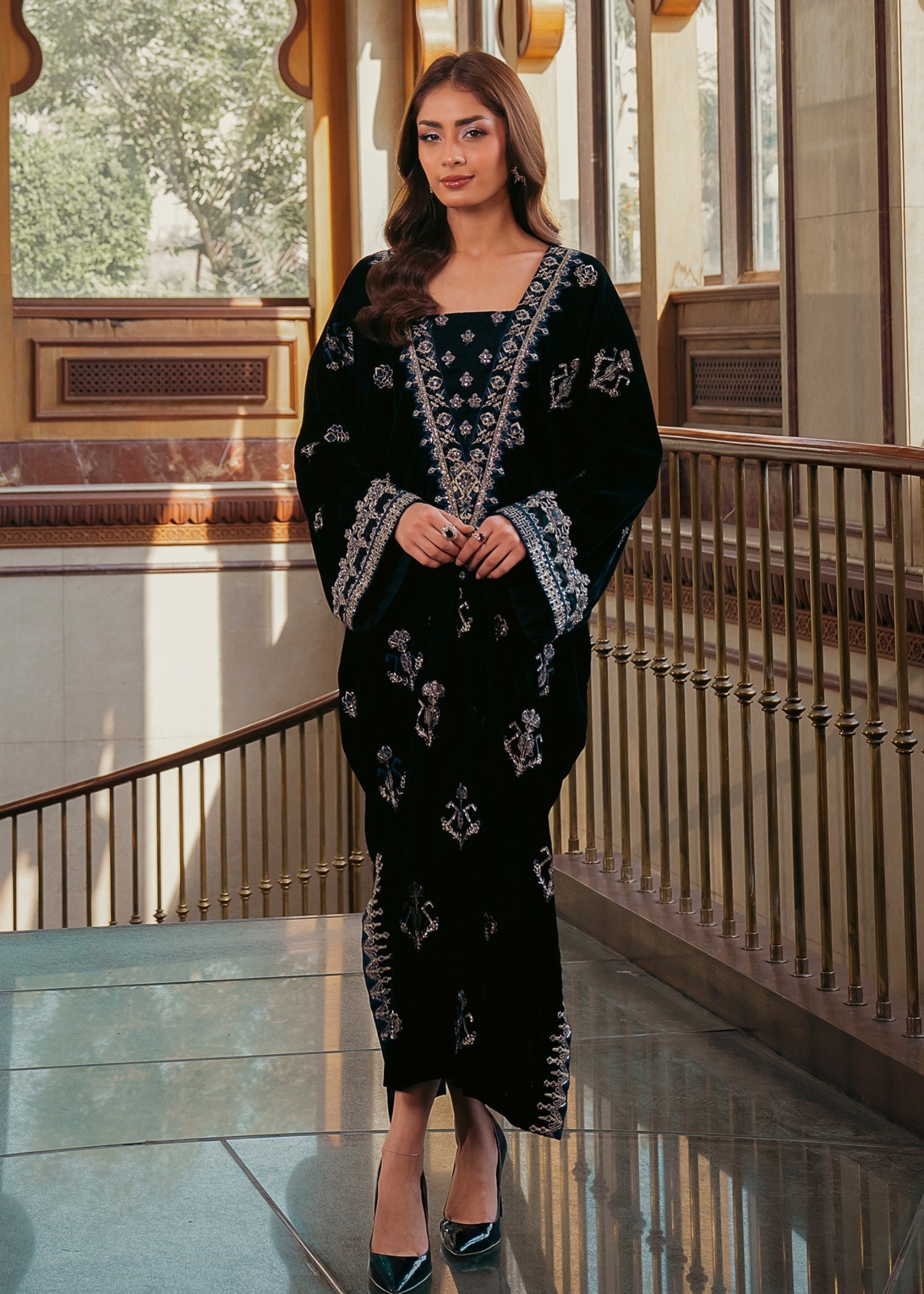Kross Kulture Kaftan Embroidered Velvet Women 1pcs