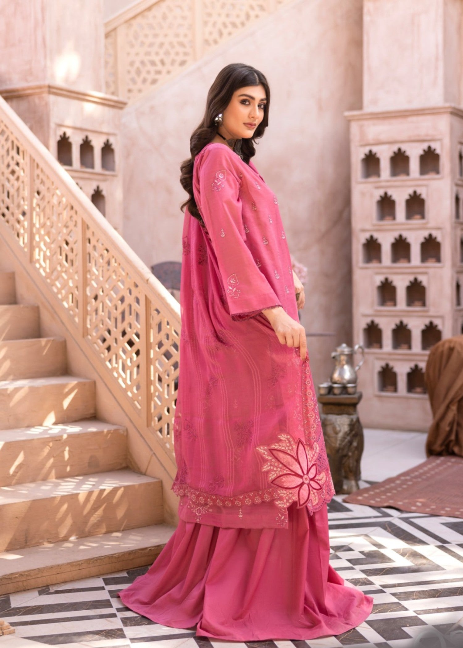 Miss & Mrs Lawn t.c embroidery. Women 3pcs