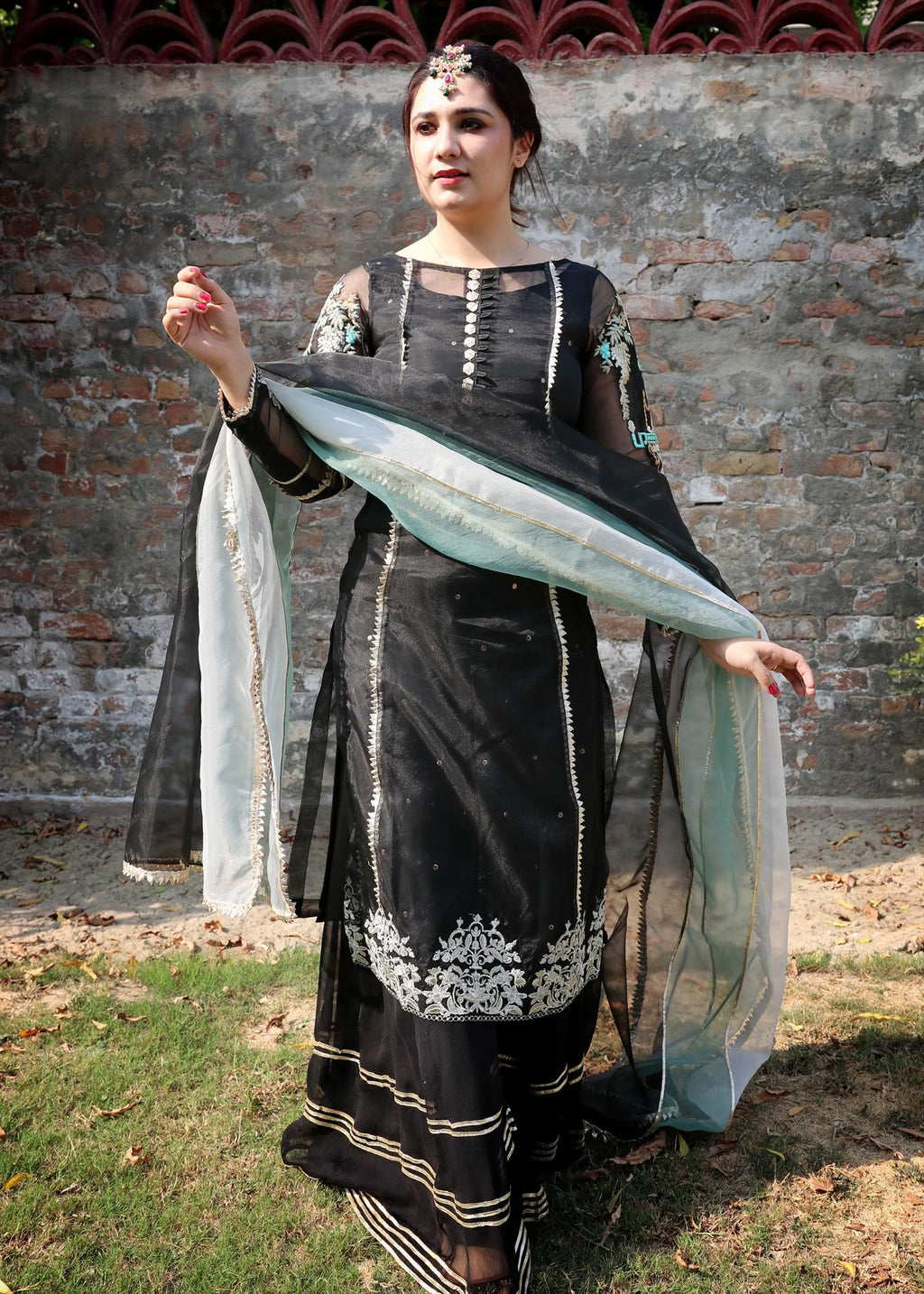 Hem Lotus Outfit Black Women 4pcs