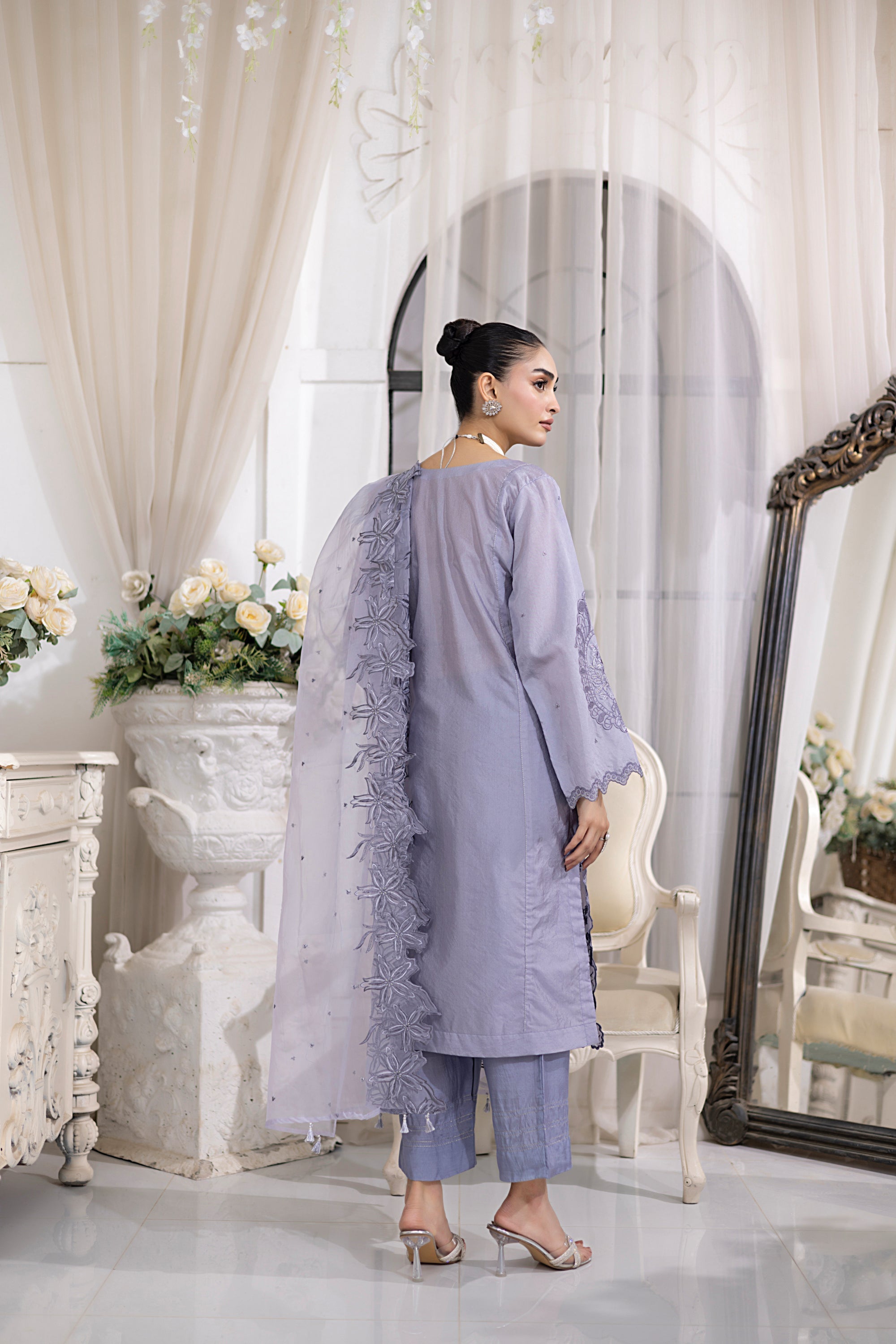 Lakhany Ready to wear Embroidered Raw Silk With Embroidered Organza Dupatta Women 3pcs