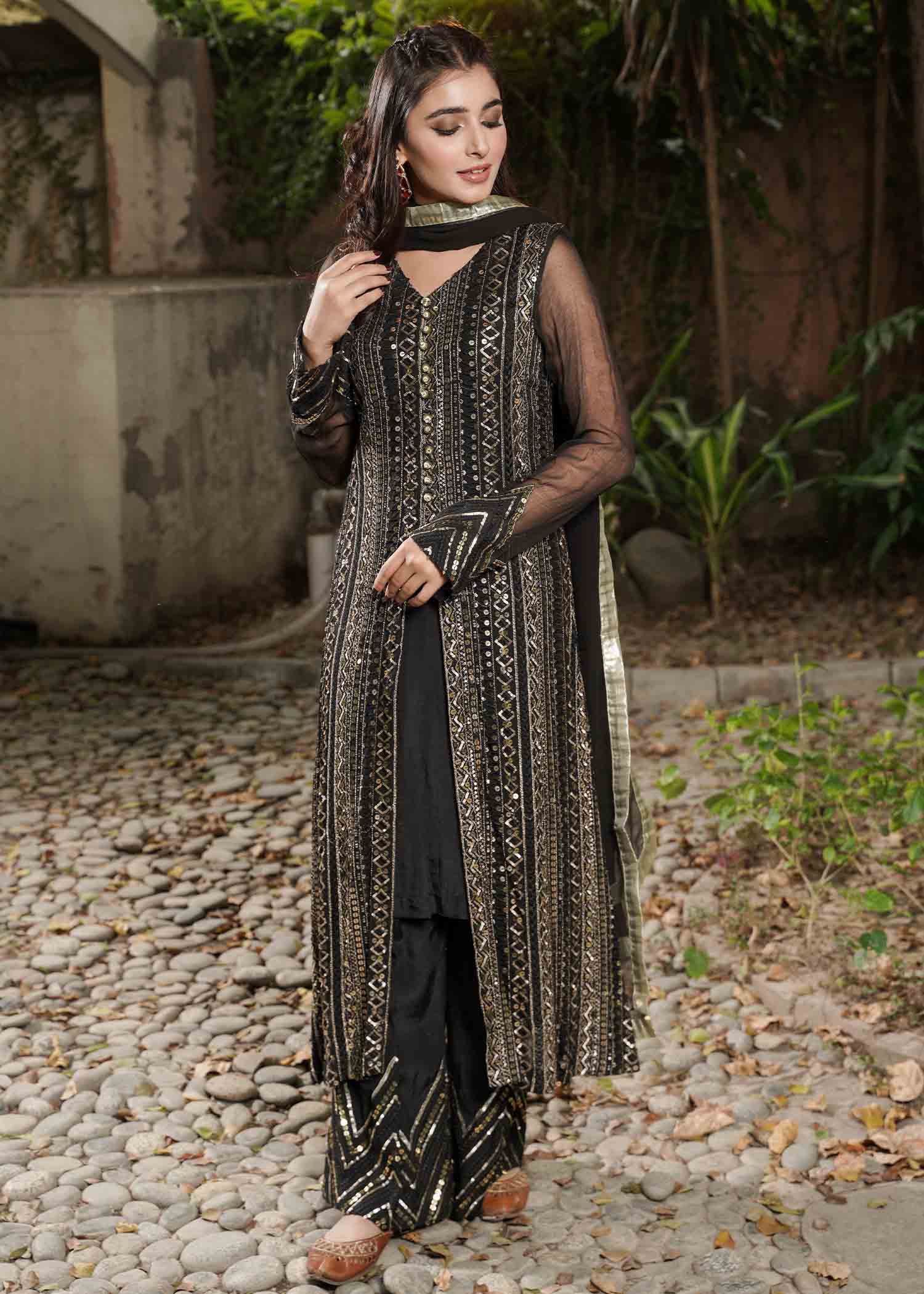 Rang-e-Haya Ufaq/Black Women 4pcs