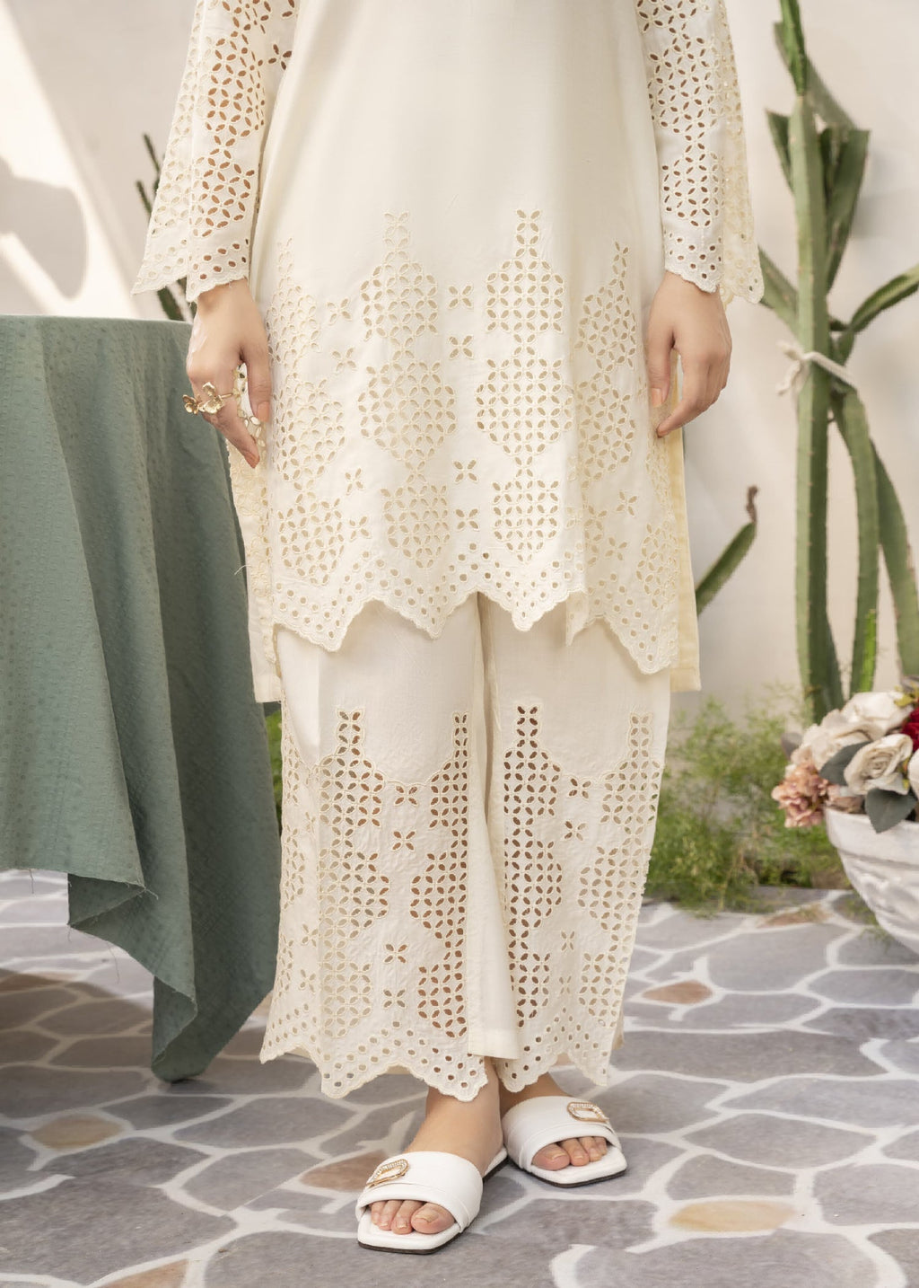 Sahibas By Mirza Midnight (Cream) Women 2pcs