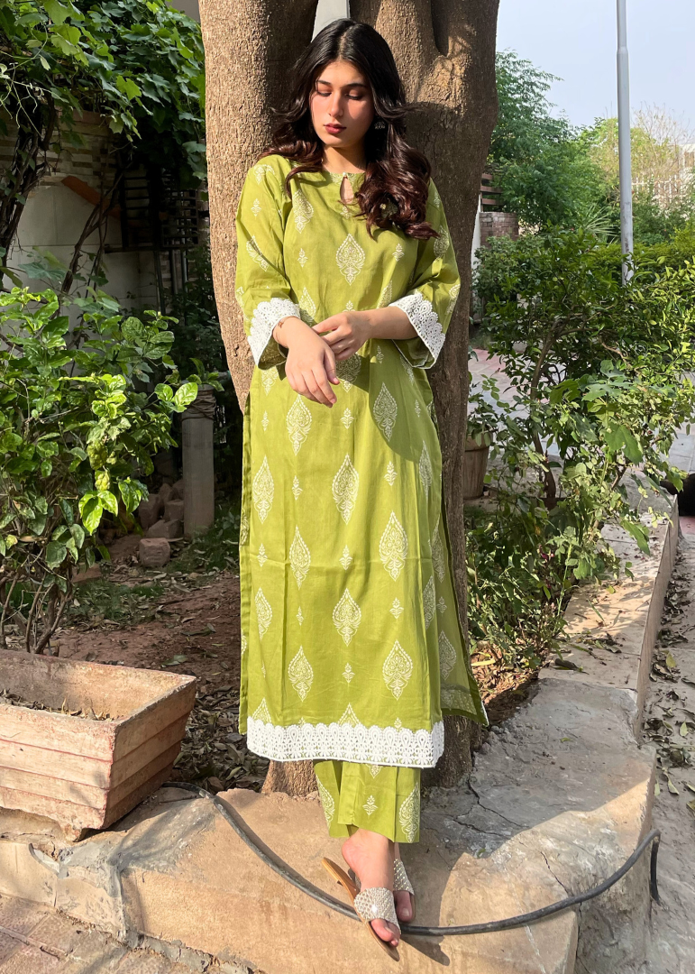Haya'S Creation Digital Printed Green Lawn Dress with Plazo Women 2pcs