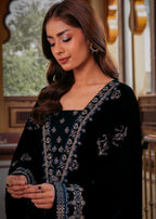 Kross Kulture Kaftan Embroidered Velvet Women 1pcs