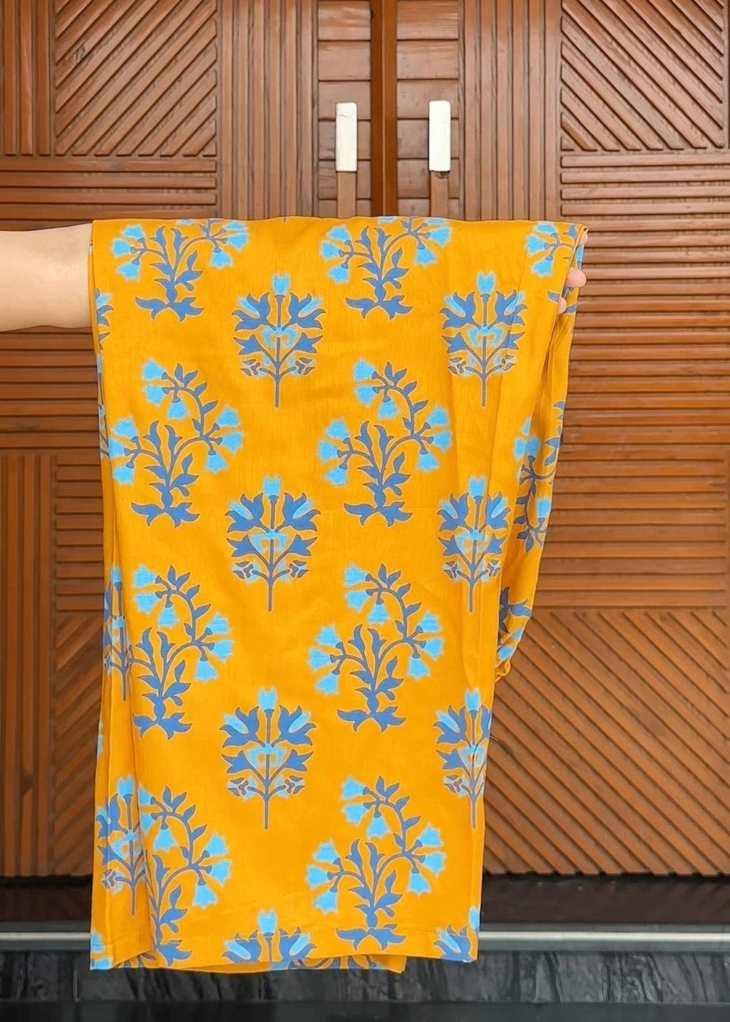 Chaudhary Arts Iris printed yellow Women 2pcs