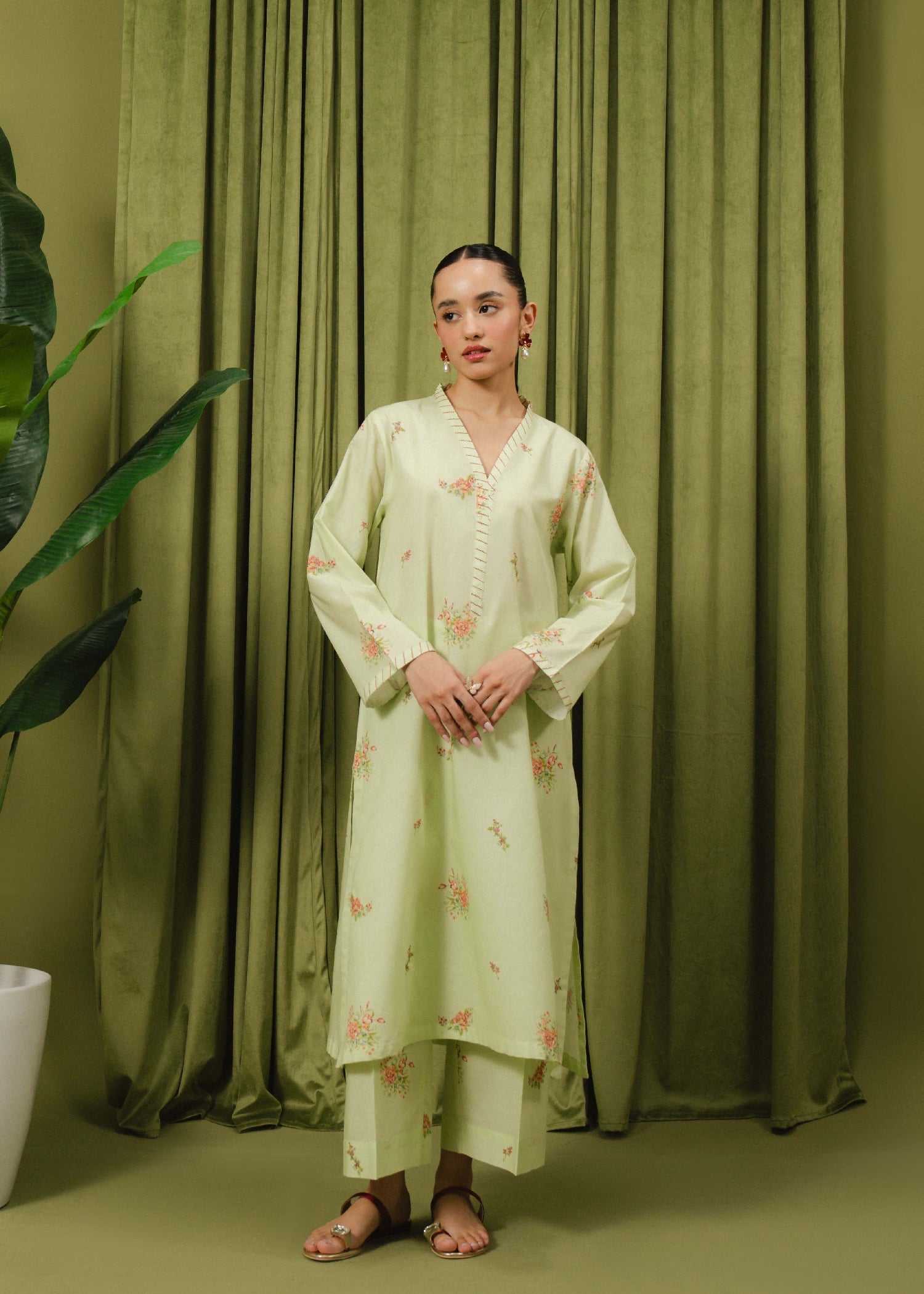 Buzzazi Pastel Green Printed Suit Women 2pcs