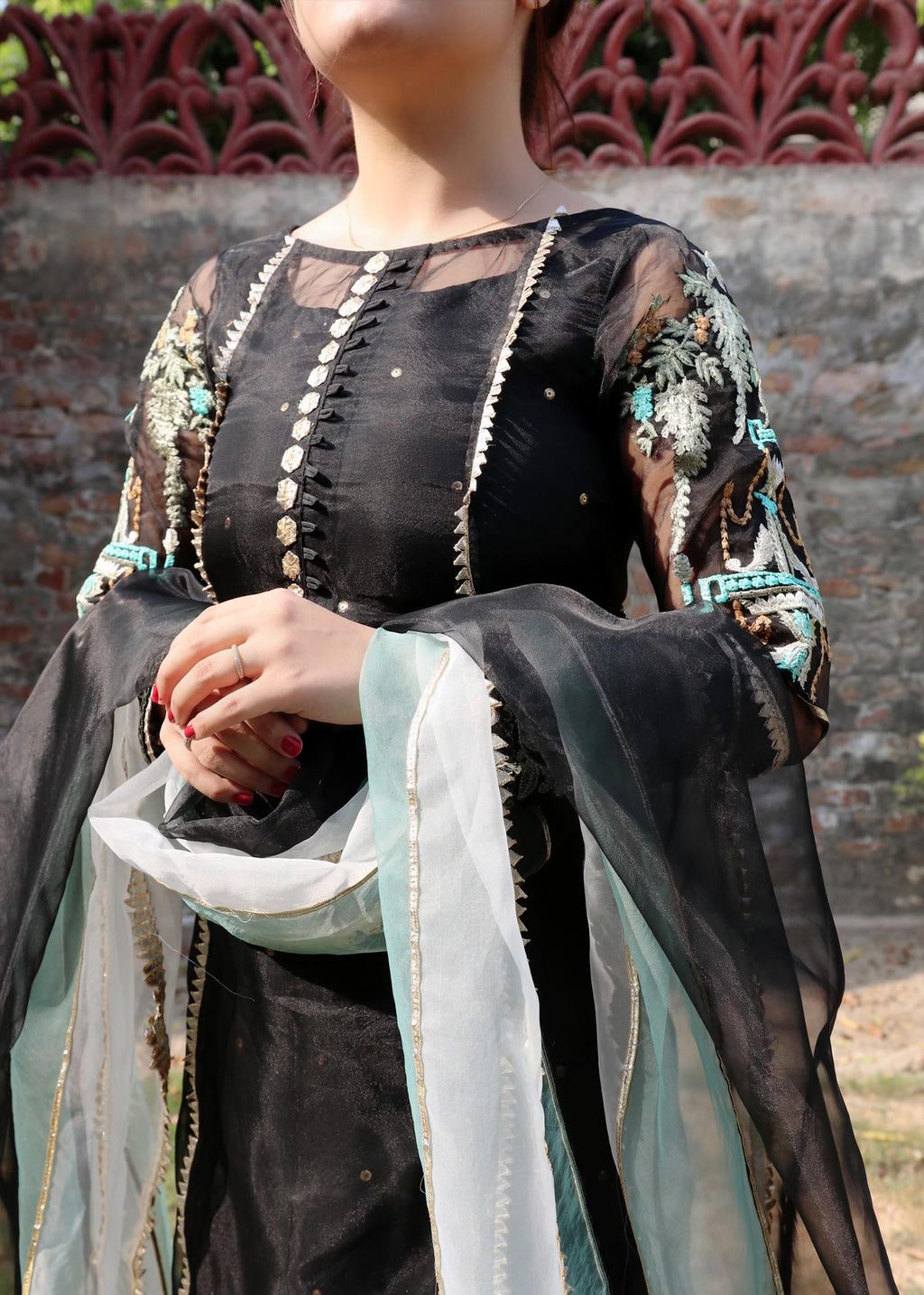 Hem Lotus Outfit Black Women 4pcs