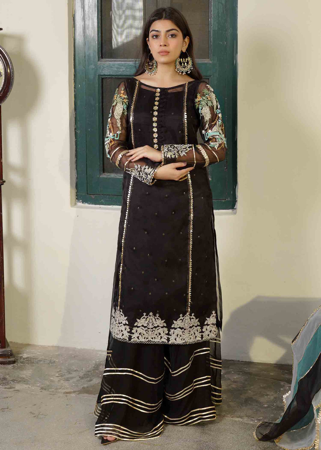 Hem Lotus Outfit Black Women 4pcs